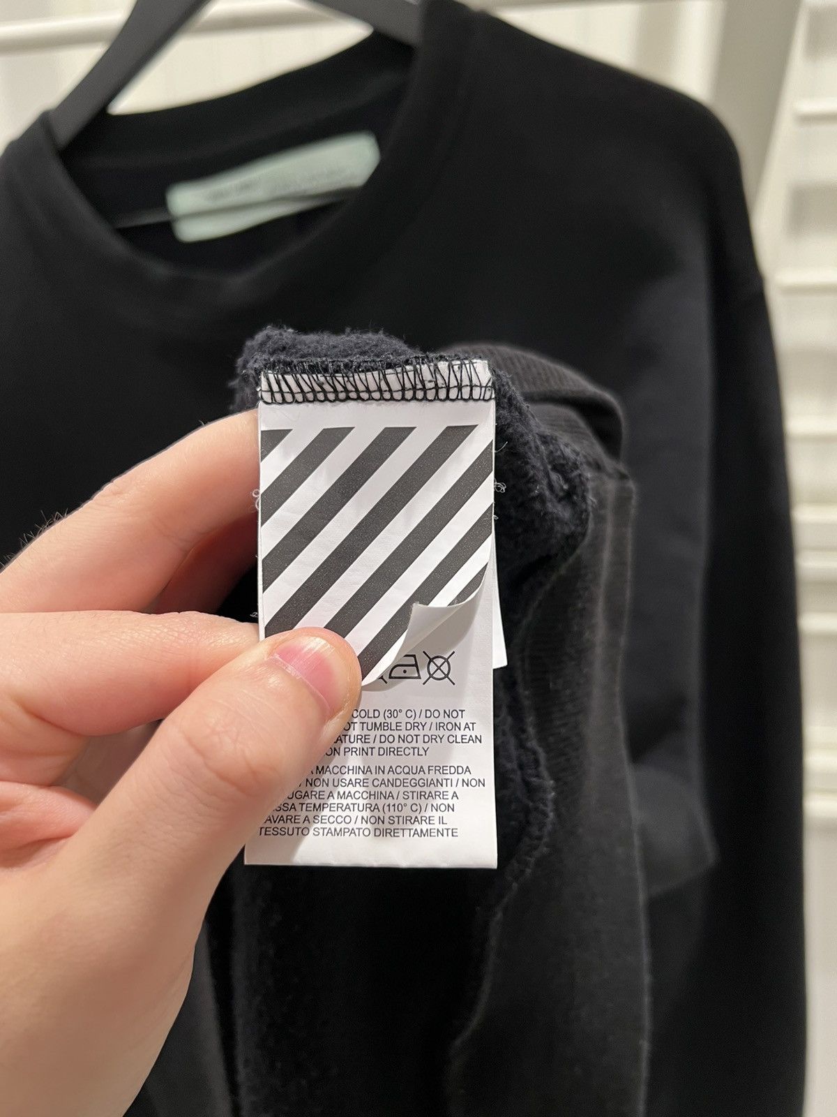 Off-White Off White Diagonal Fire Hands Crewneck Size US XL / EU 56 / 4 - 14 Thumbnail