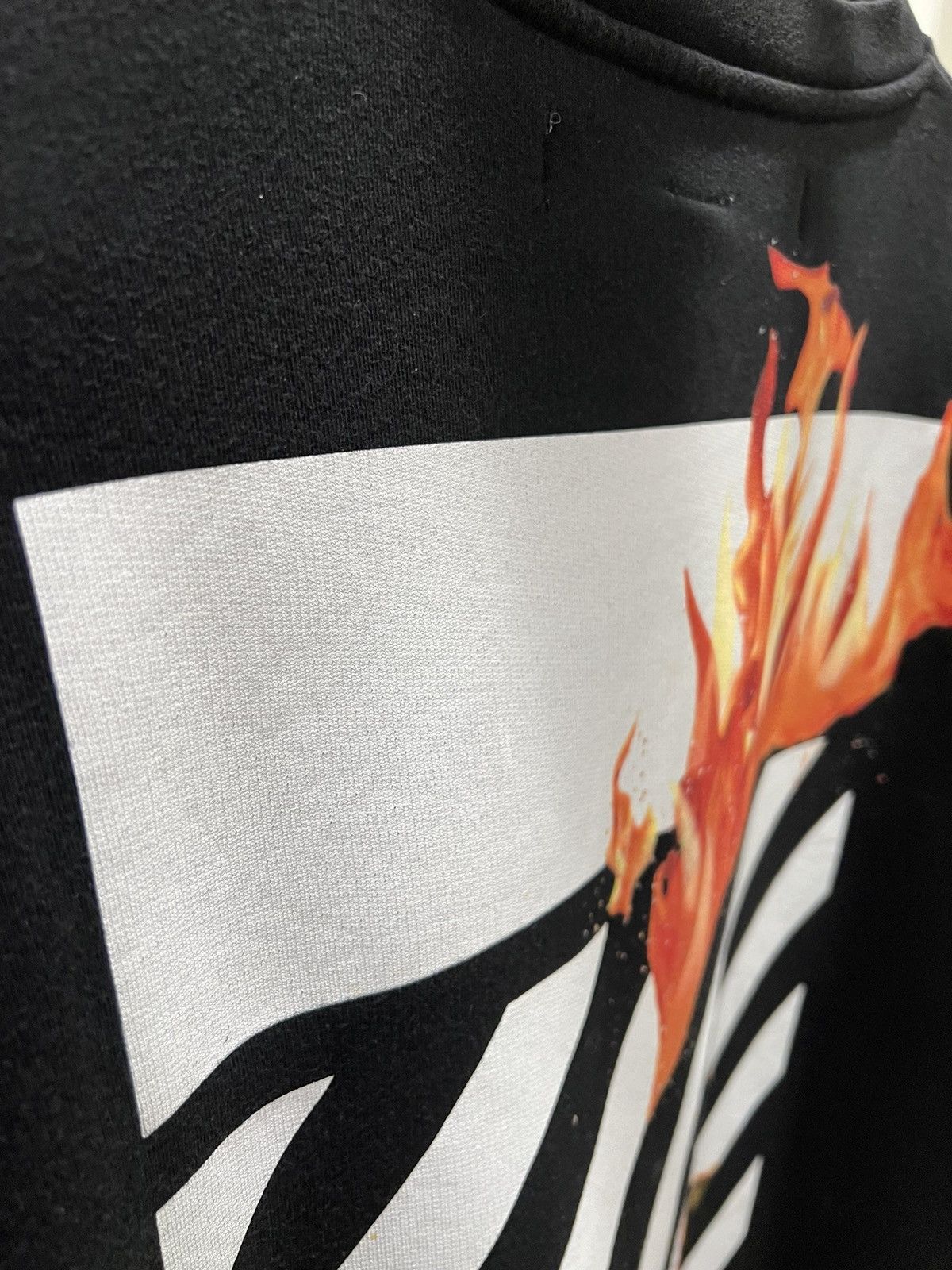 Off-White Off White Diagonal Fire Hands Crewneck Size US XL / EU 56 / 4 - 3 Thumbnail