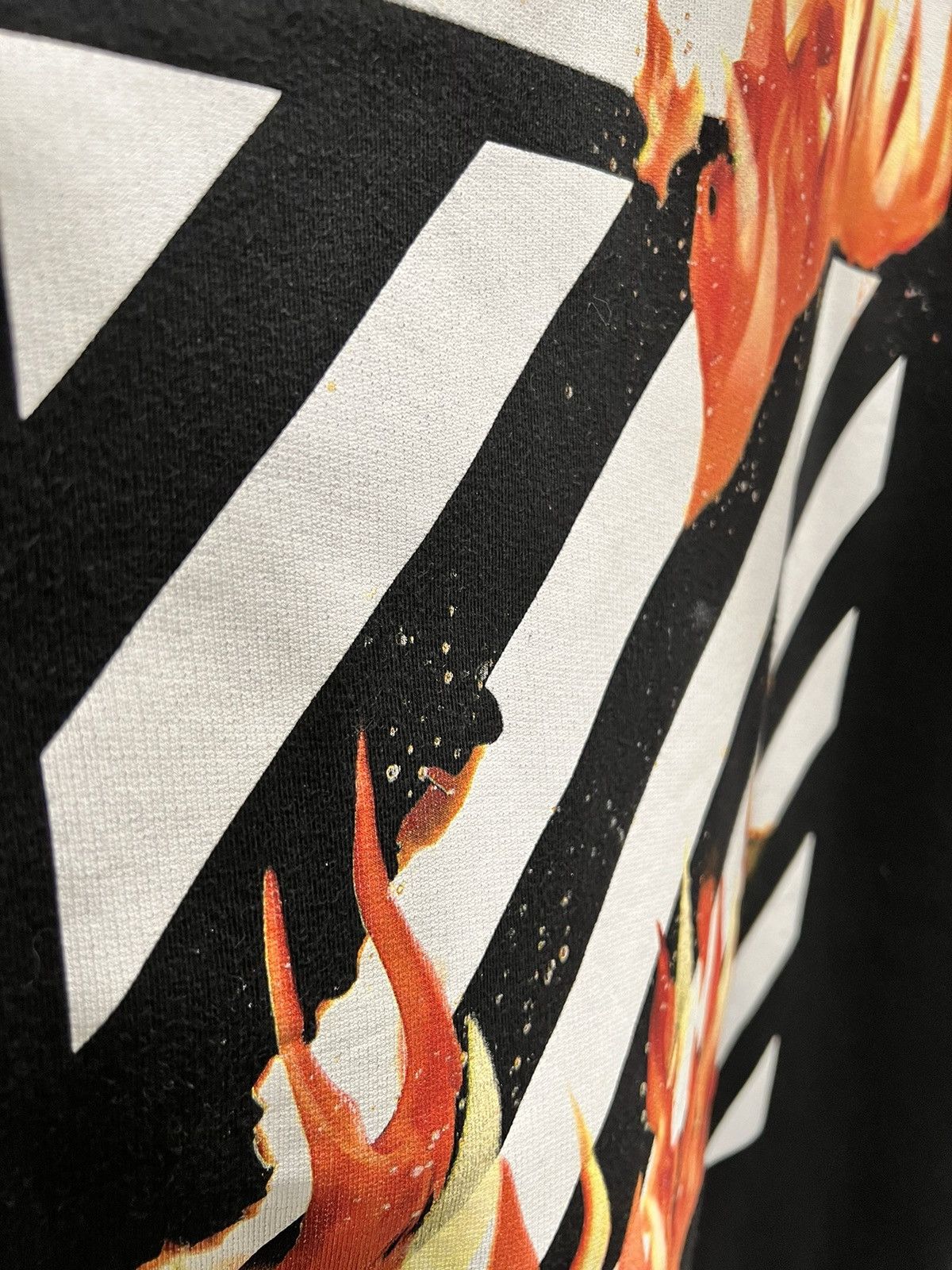 Off-White Off White Diagonal Fire Hands Crewneck Size US XL / EU 56 / 4 - 5 Thumbnail