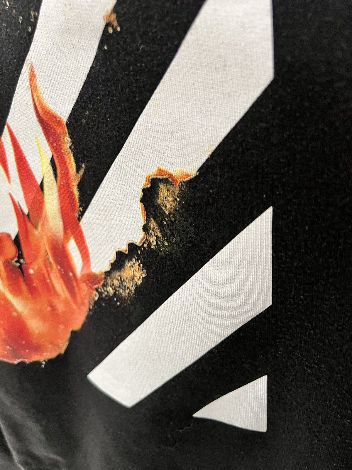 Off-White Off White Diagonal Fire Hands Crewneck Size US XL / EU 56 / 4 - 8 Thumbnail