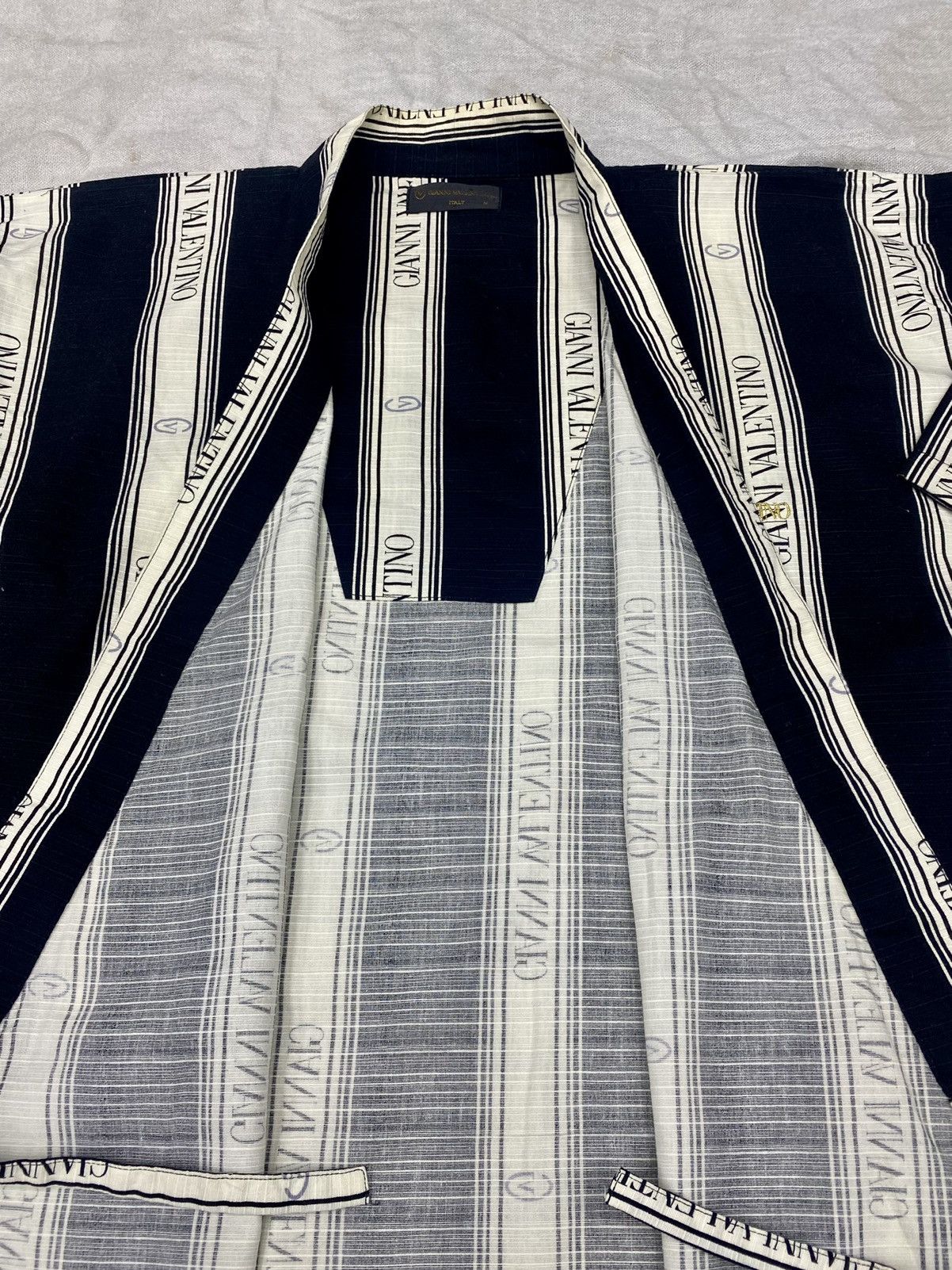 Gianni Valentino × Valentino VINTAGE KIMONO JAPANESE FULL PRINT WITH FULL SPELLOUT Size US L / EU 52-54 / 3 - 19 Thumbnail