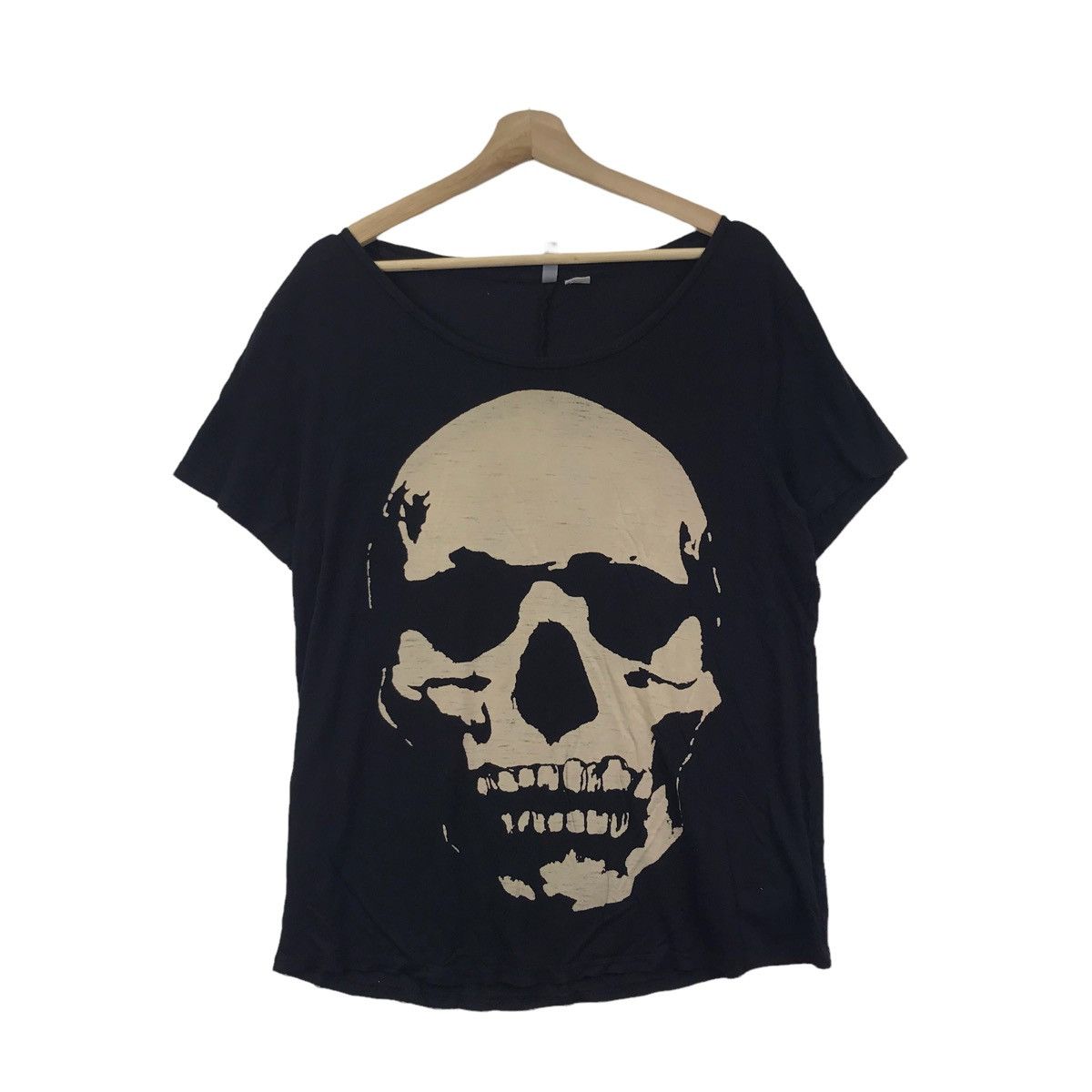 DIVIDED H\u0026M Japan Brand Skull Black T shirt, image size:1200x1200