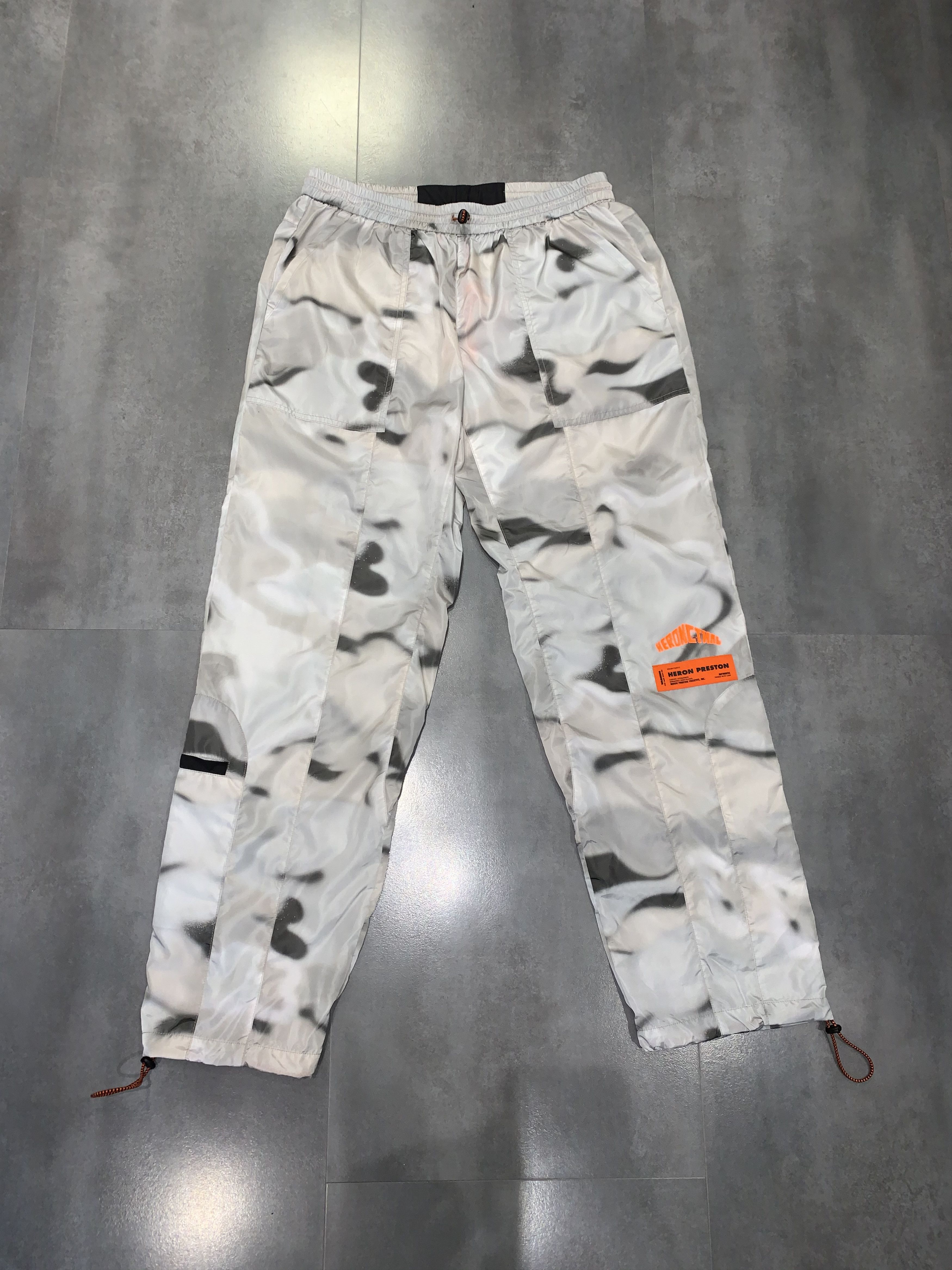 Heron Preston !DS! SS20 Heron Preston Camo Patterned Track Cargo Trousers Size US 34 / EU 50 - 9 Thumbnail