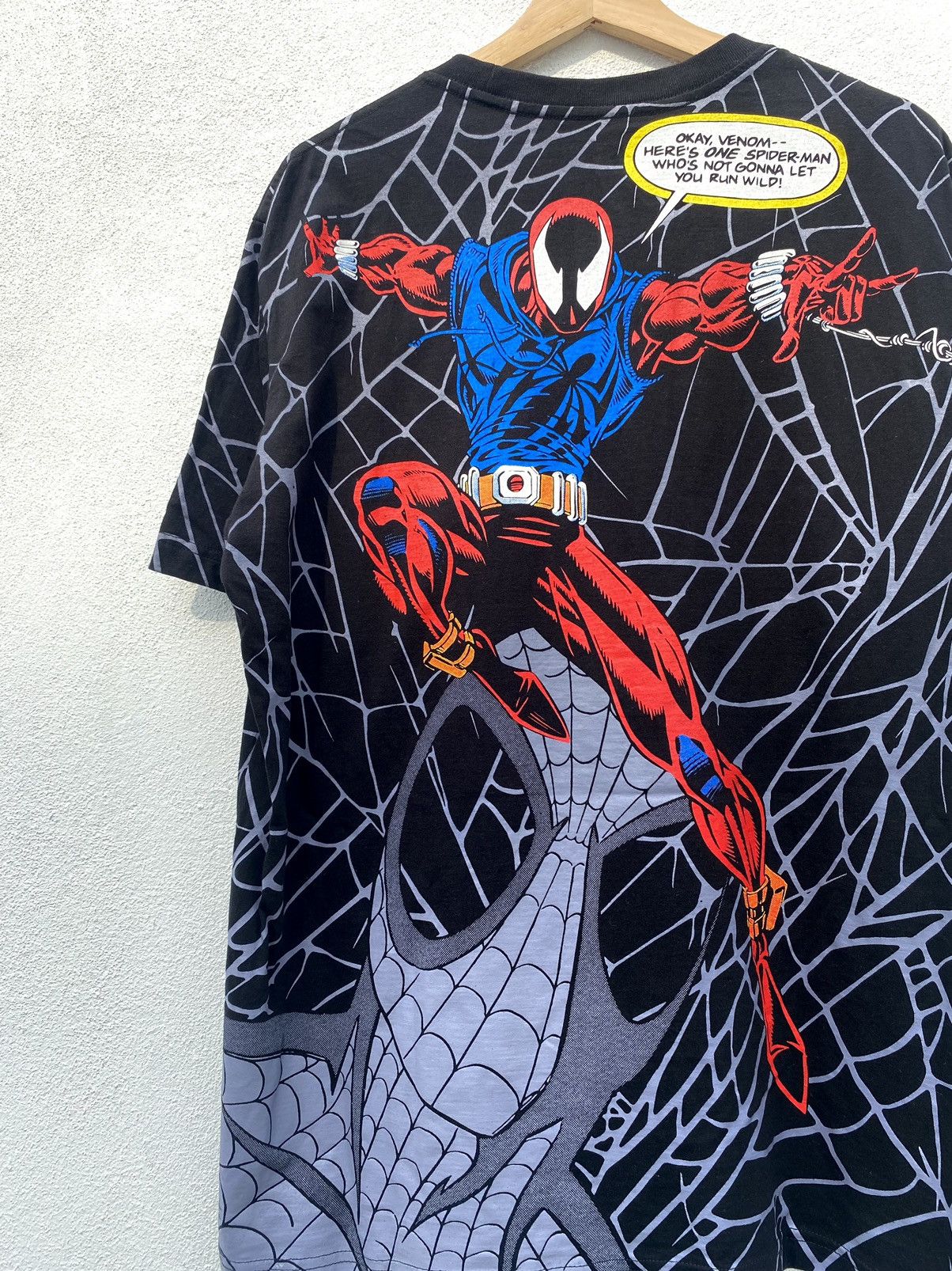 Japanese Brand Vintage Spiderman VS. Scarlet Spider Over Print Size US XL / EU 56 / 4 - 12 Thumbnail