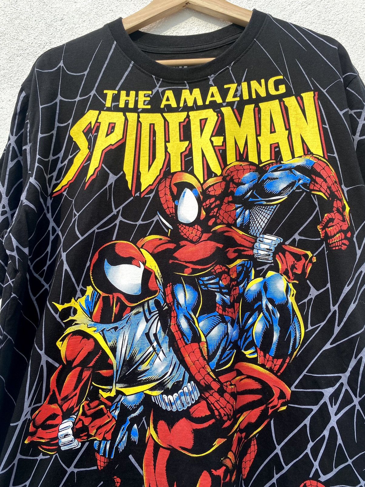 Japanese Brand Vintage Spiderman VS. Scarlet Spider Over Print Size US XL / EU 56 / 4 - 1 Thumbnail