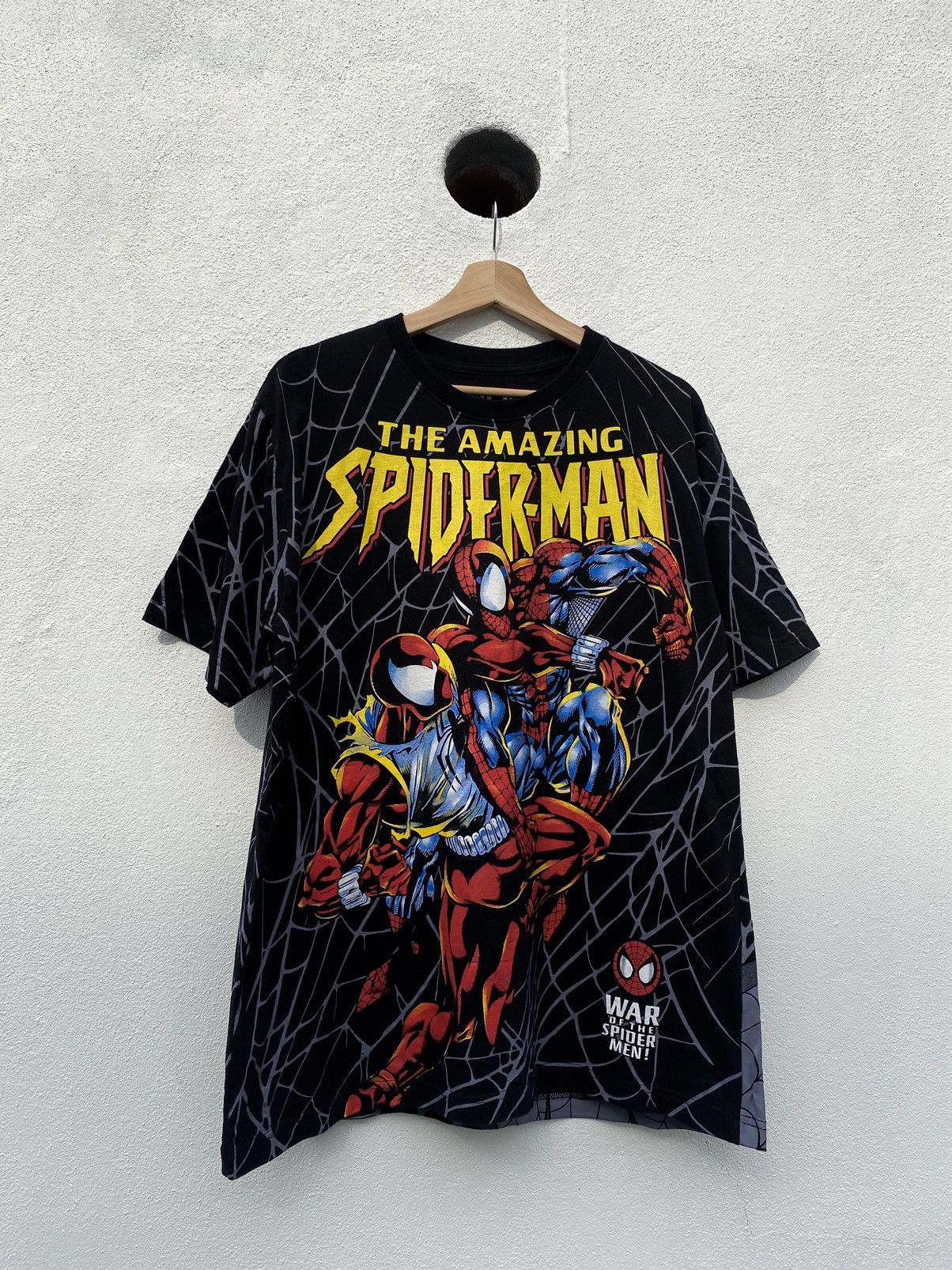 Japanese Brand Vintage Spiderman VS. Scarlet Spider Over Print Size US XL / EU 56 / 4 - 14 Thumbnail