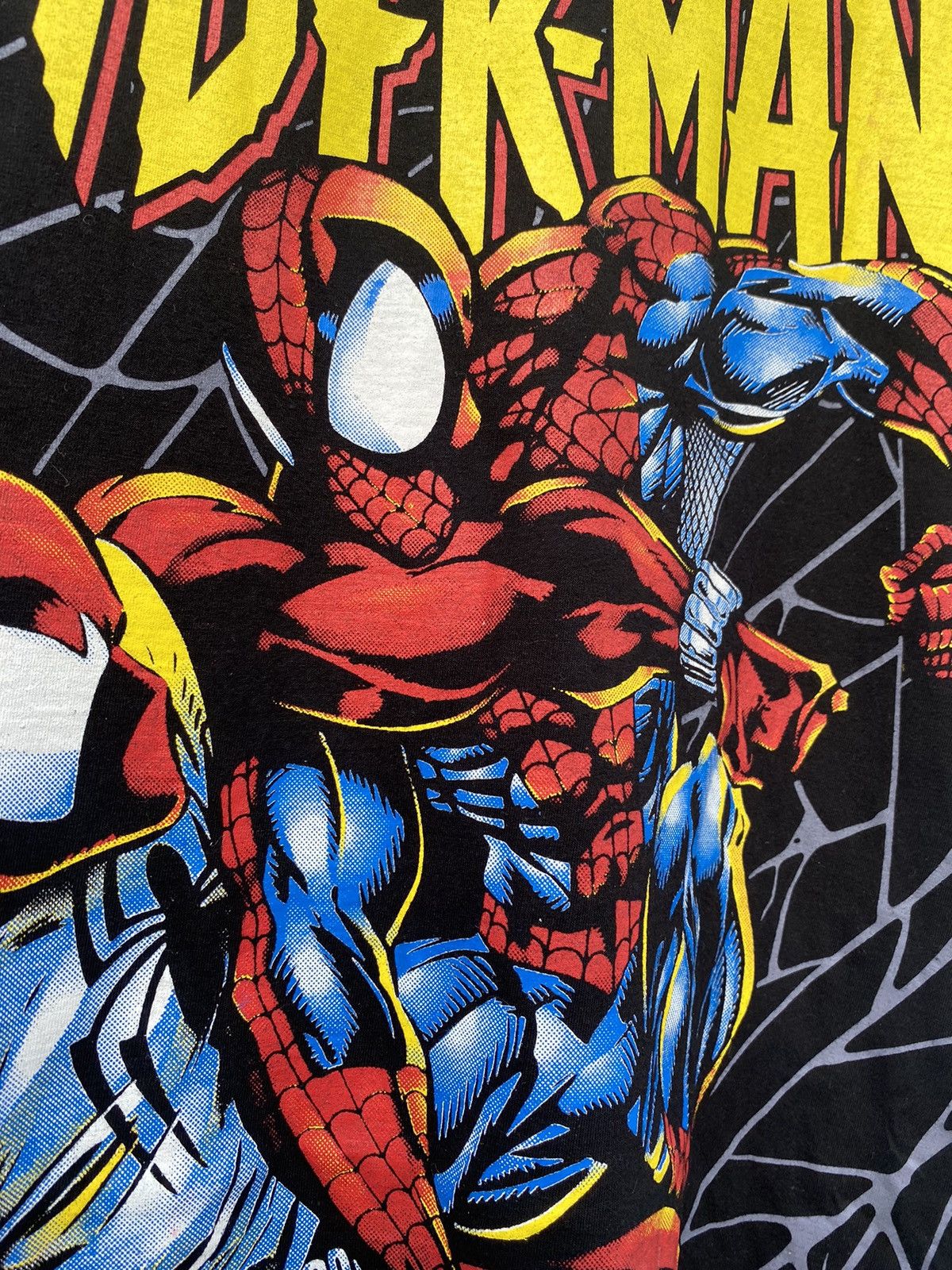 Japanese Brand Vintage Spiderman VS. Scarlet Spider Over Print Size US XL / EU 56 / 4 - 9 Thumbnail