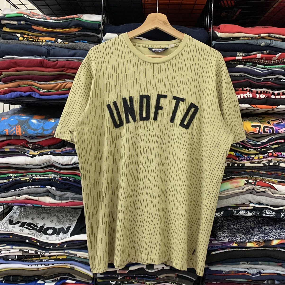Grailed × Undefeated UNDEFEATED TEE Size US L / EU 52-54 / 3 - 1 Thumbnail