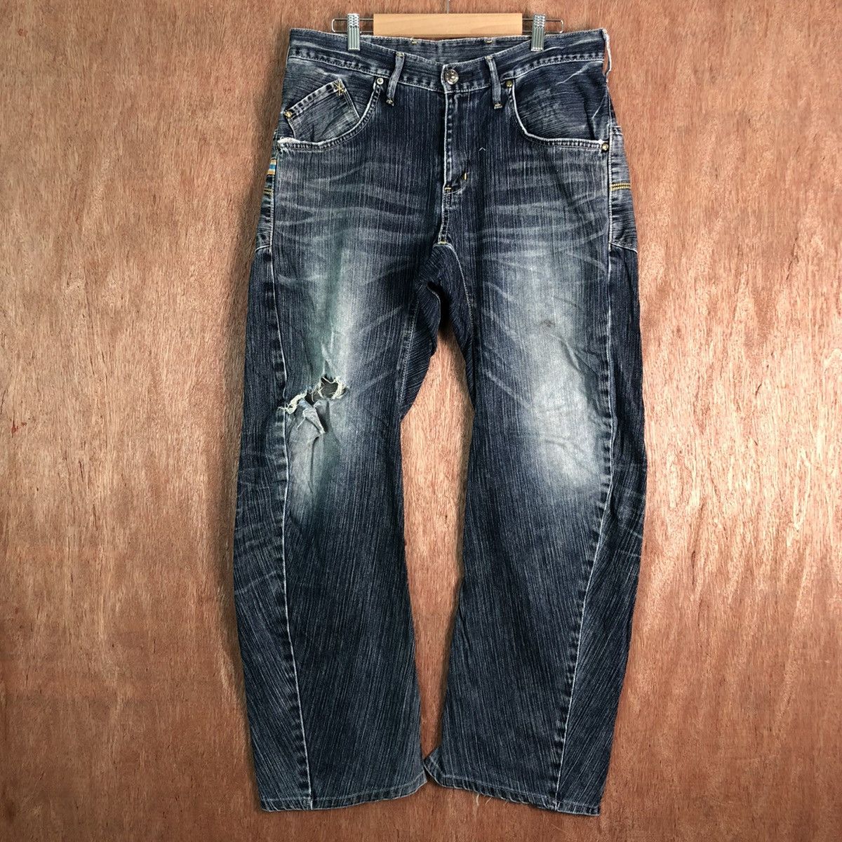 Edwin DLL Edwin Vintage Blue distressed Denim Jeans Pants #c130 Size US 32 / EU 48 - 1 Thumbnail