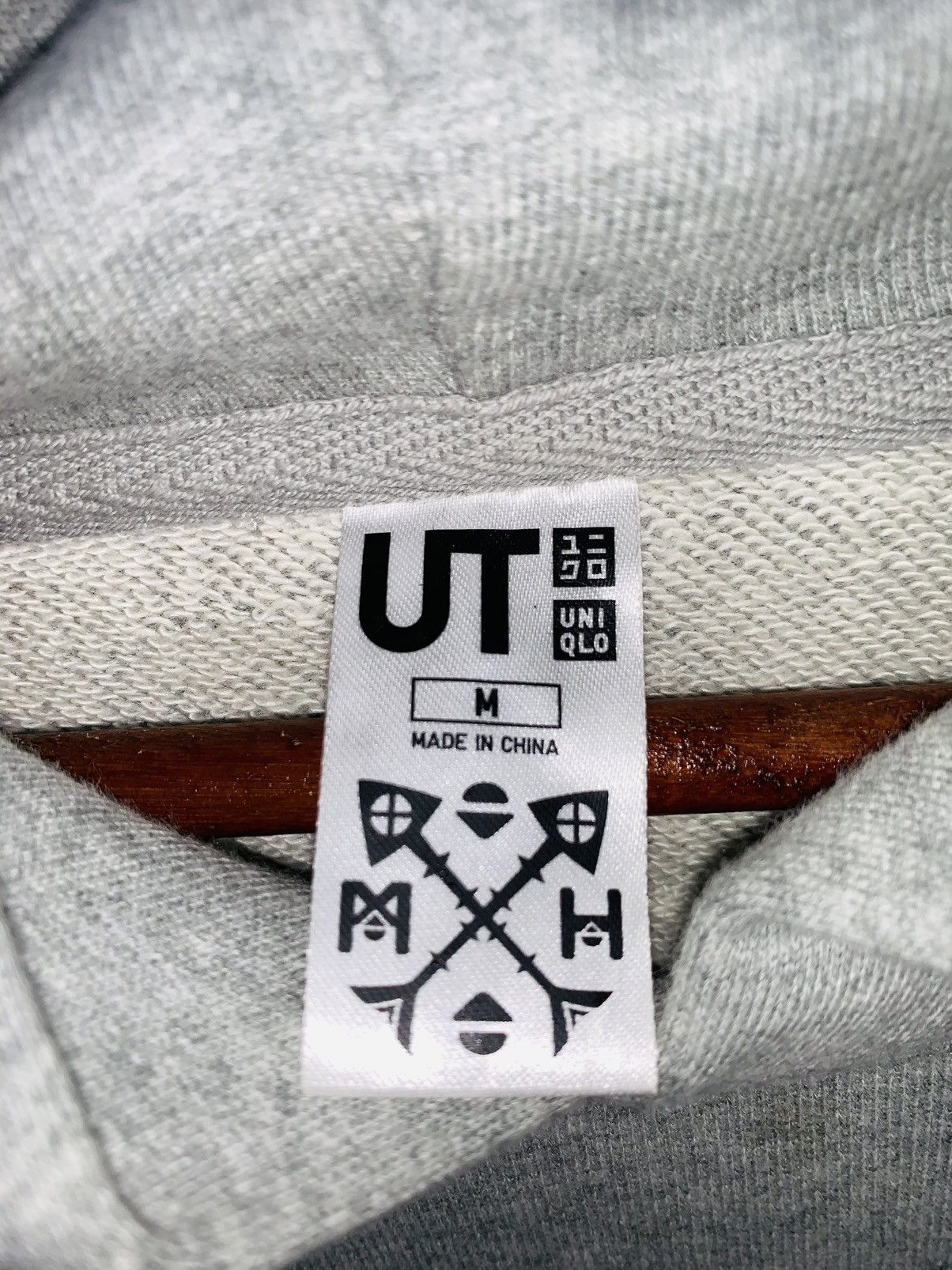 Japanese Brand Uniqlo x Monster Hunter X Hoodie/Size M/Grey Colour Size US M / EU 48-50 / 2 - 4 Thumbnail