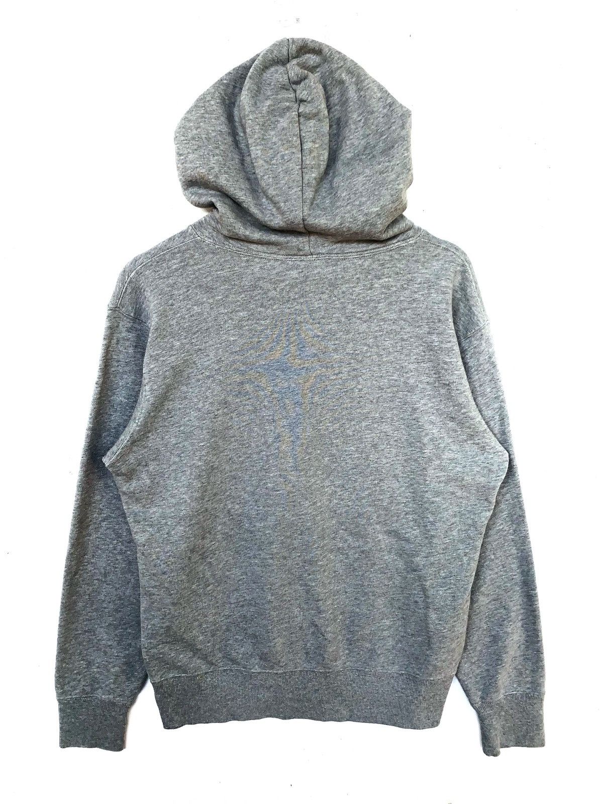 Japanese Brand Uniqlo x Monster Hunter X Hoodie/Size M/Grey Colour Size US M / EU 48-50 / 2 - 2 Thumbnail