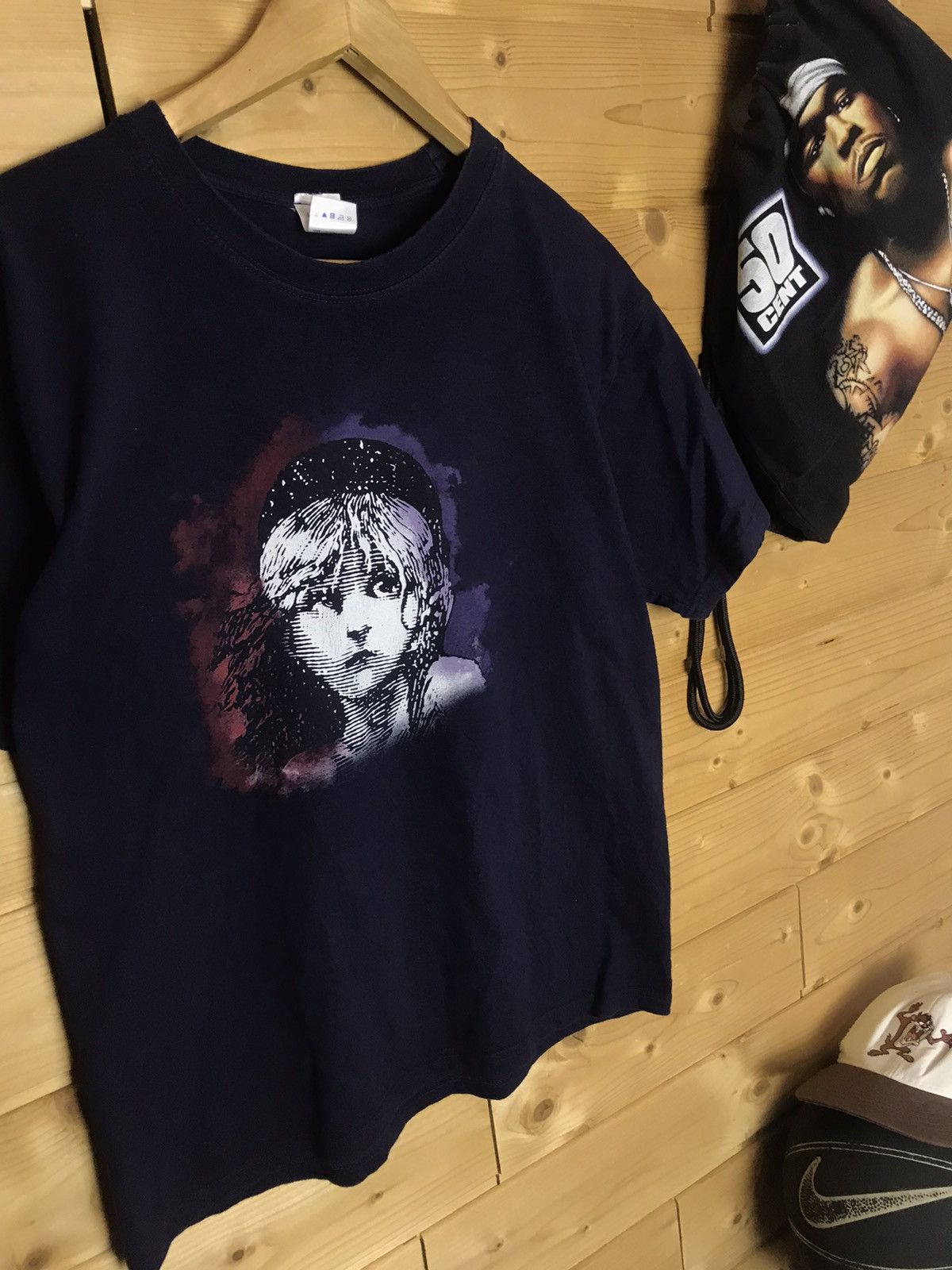 Vintage Vintage 80s Les Miserables London t-shirt Size US M / EU 48-50 / 2 - 3 Thumbnail