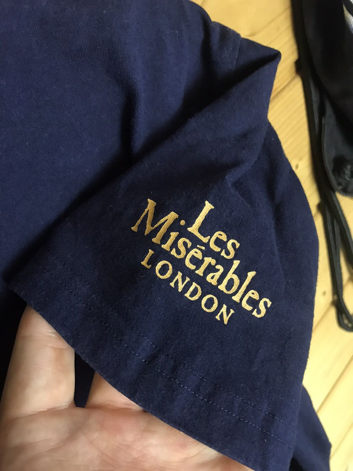 Vintage Vintage 80s Les Miserables London t-shirt Size US M / EU 48-50 / 2 - 5 Thumbnail