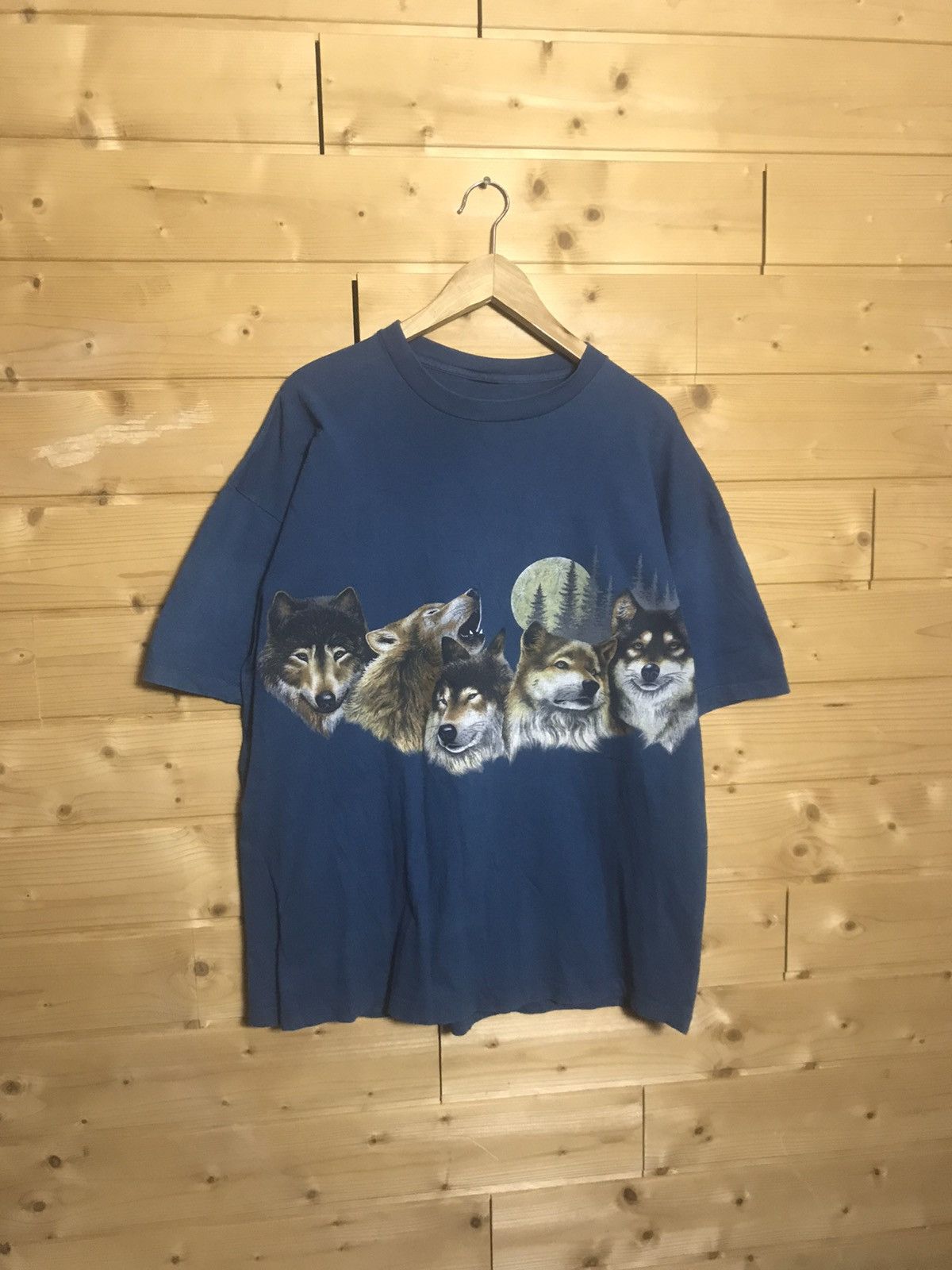 Vintage 1992 Vintage 90’s wolfs single stitch t-shirt Size US XL / EU 56 / 4 - 1 Thumbnail