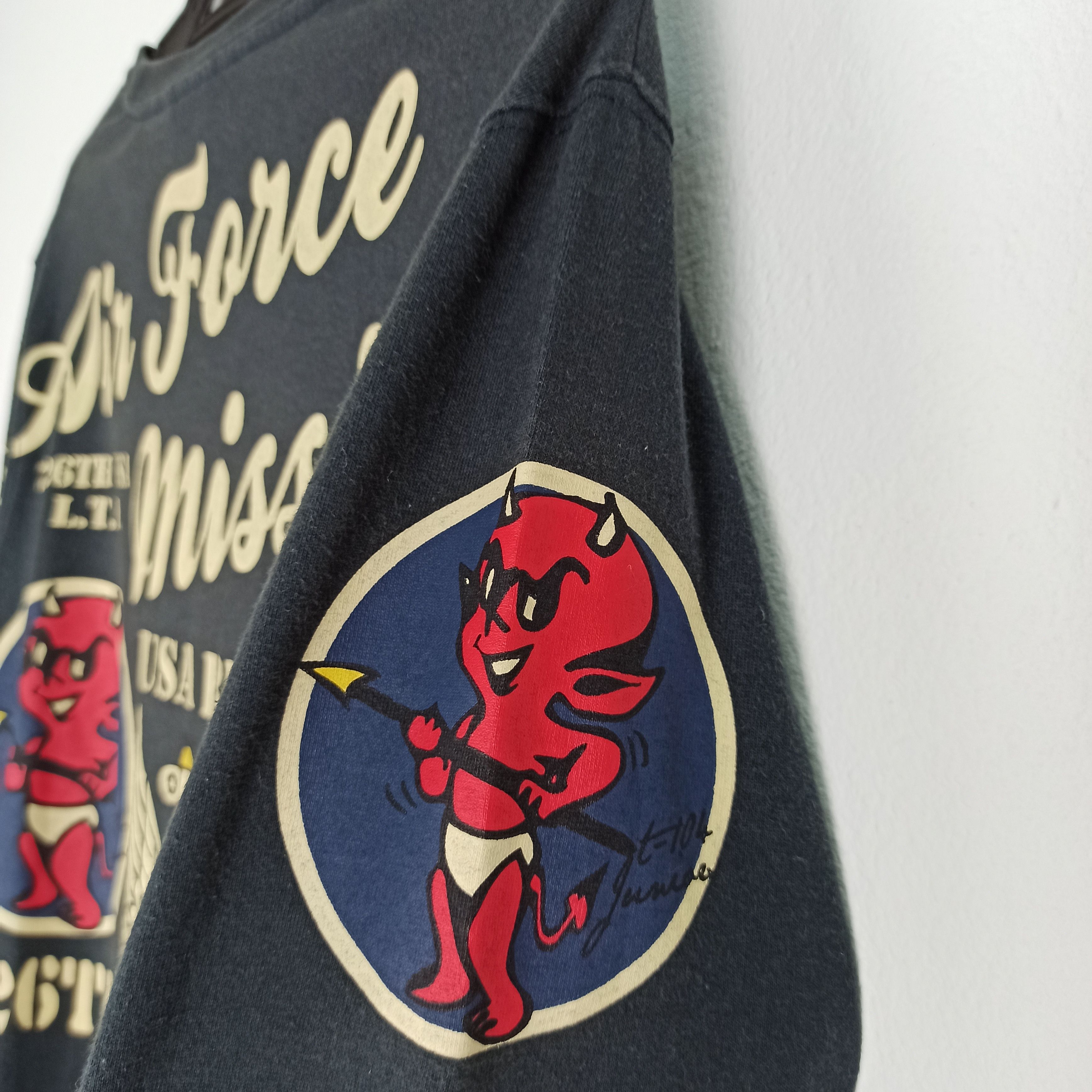 Japanese Brand Rare🔥 Rough Airforce Misson Lucky Devil Long Sleeve Tshirt Size US M / EU 48-50 / 2 - 3 Thumbnail