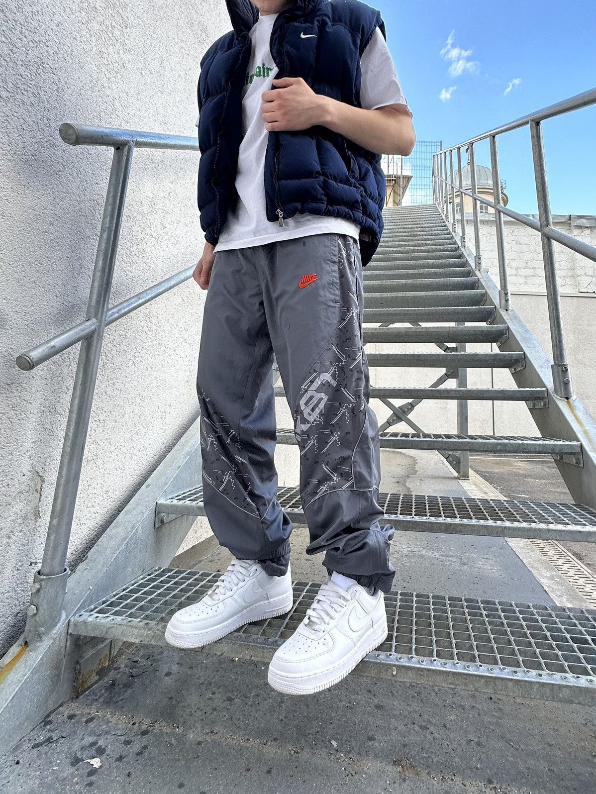 Nike Vintage Nike Track Pants Size US 30 / EU 46 - 1 Thumbnail