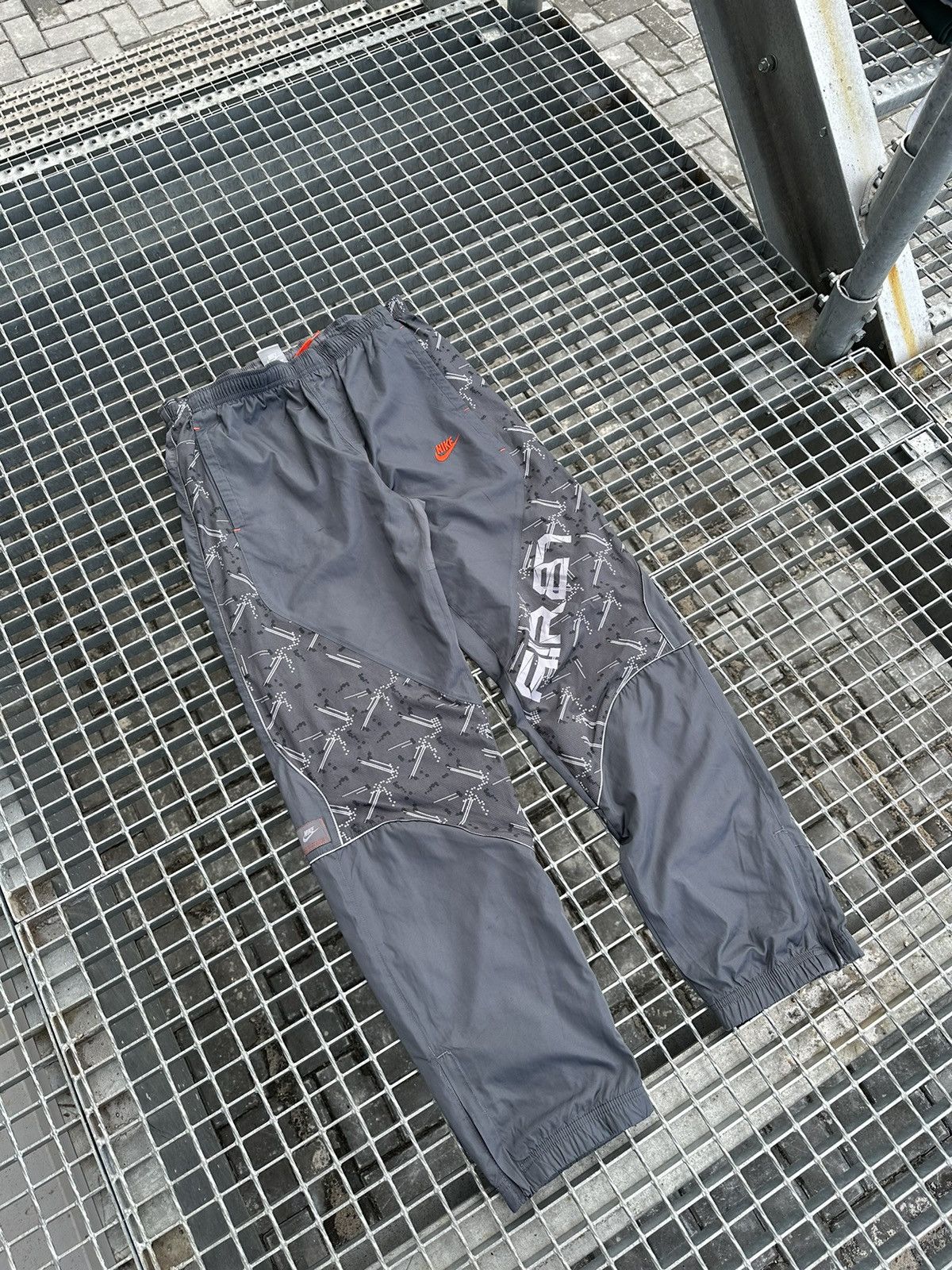 Nike Vintage Nike Track Pants Size US 30 / EU 46 - 4 Thumbnail