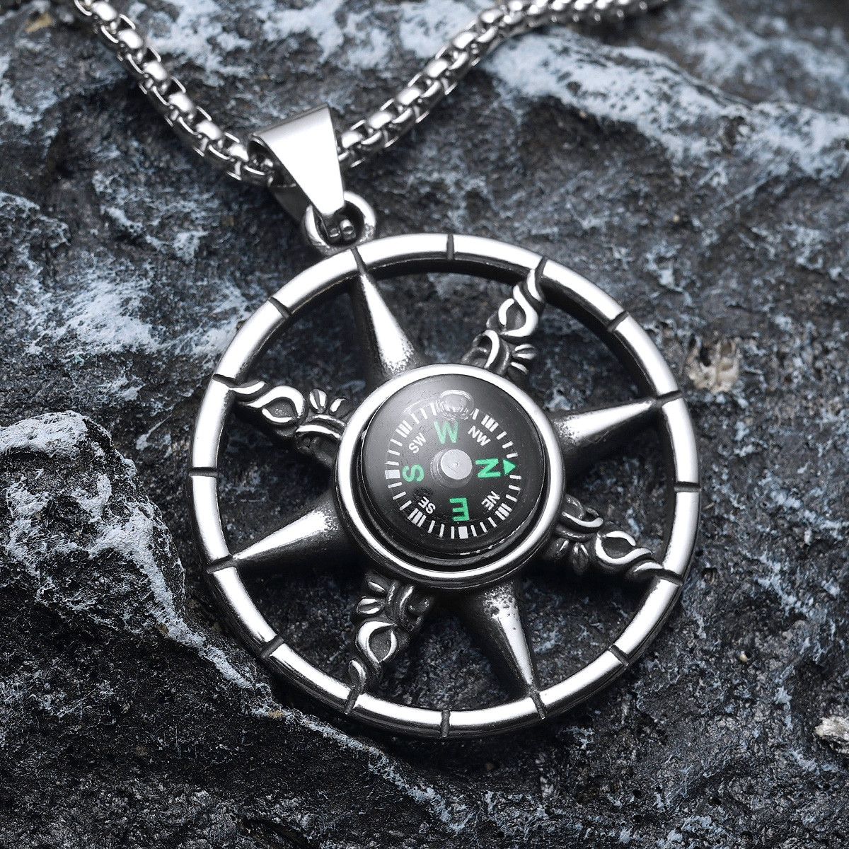 Jewelry 316L Stainless Steel Compass Pendant Necklace Size ONE SIZE - 1 Thumbnail