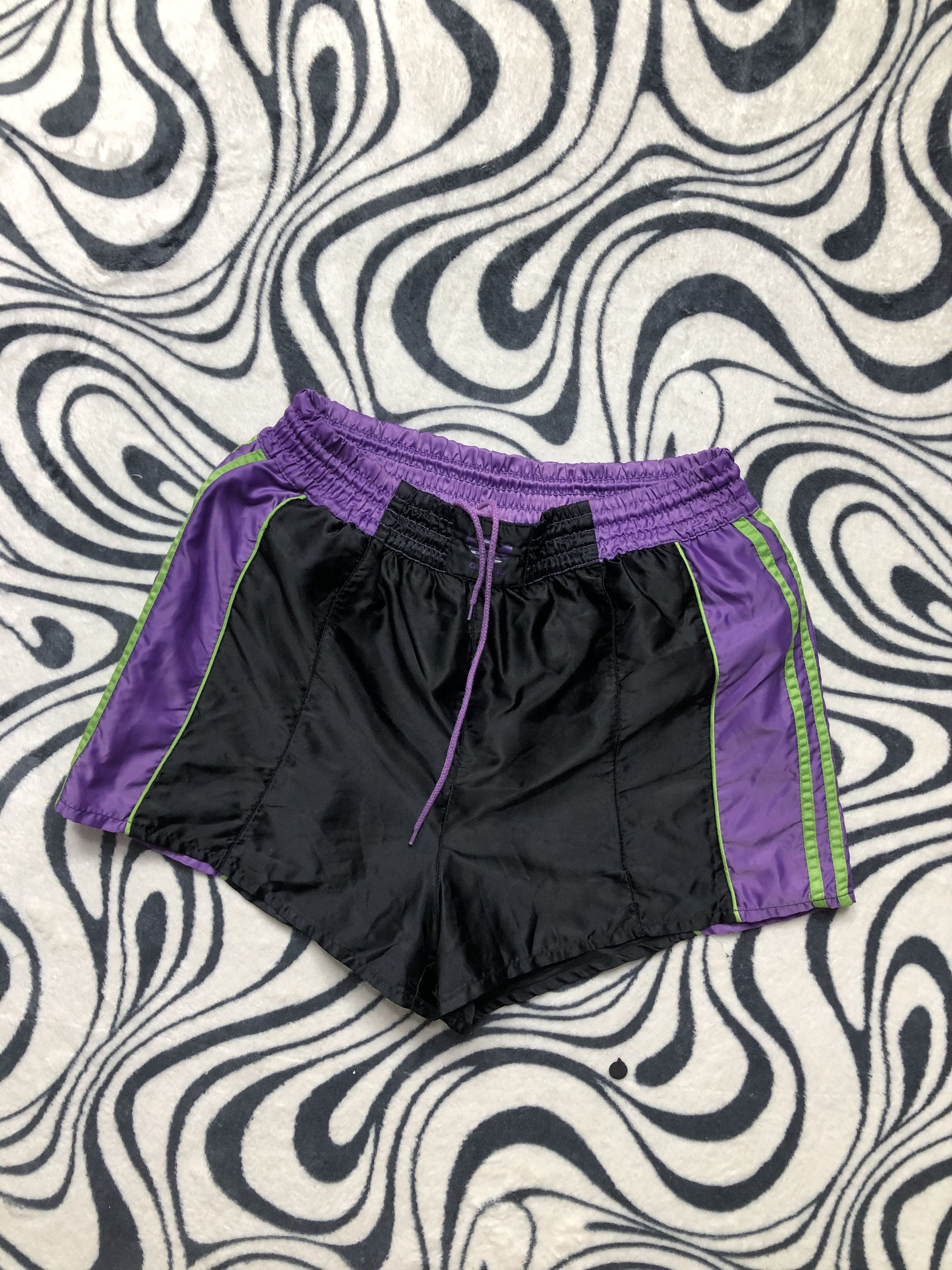 Adidas Adidas 90s Vintage Womens Nylon Shorts Size 28" / US 6 / IT 42 - 1 Thumbnail