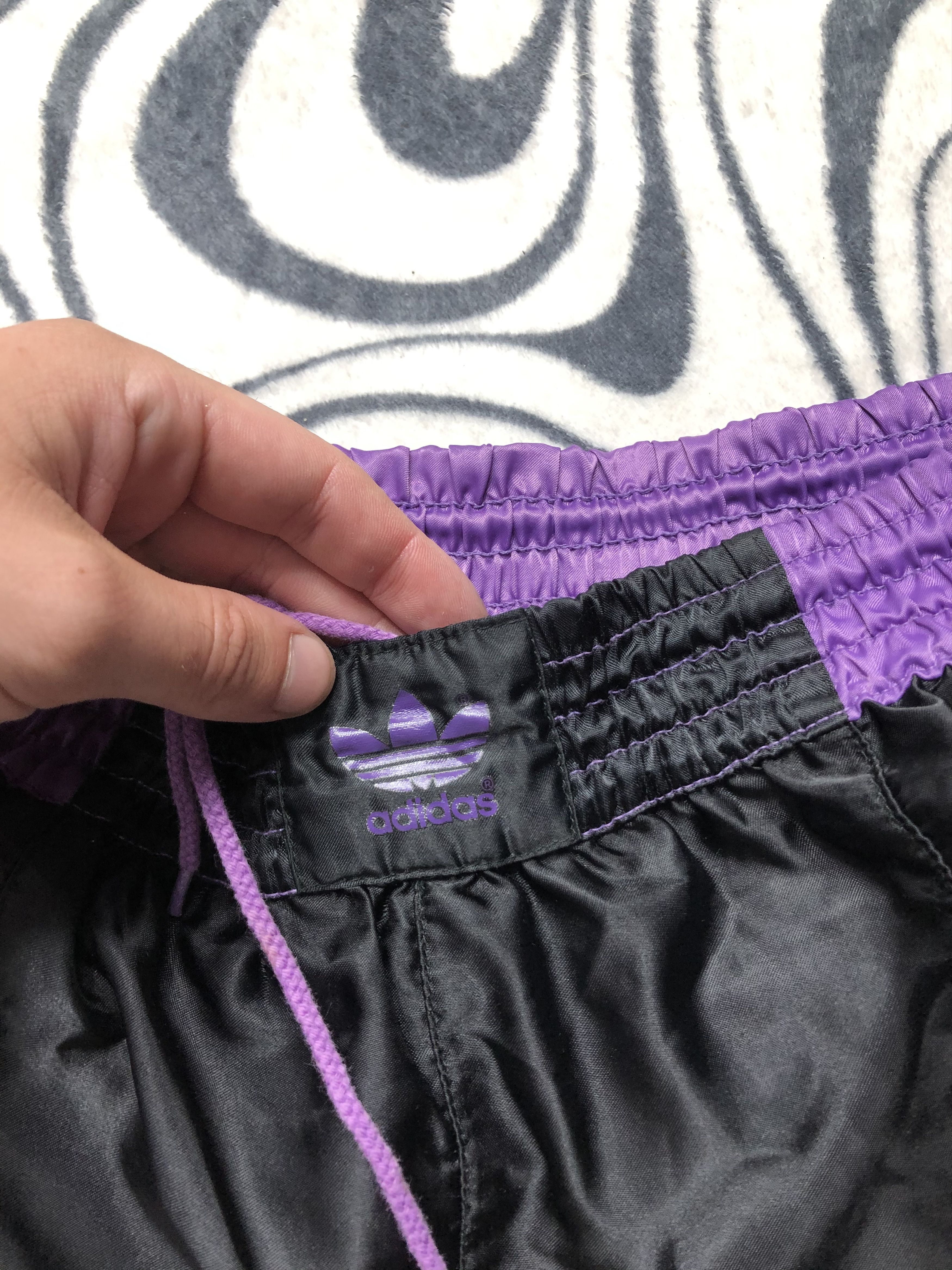 Adidas Adidas 90s Vintage Womens Nylon Shorts Size 28" / US 6 / IT 42 - 2 Thumbnail