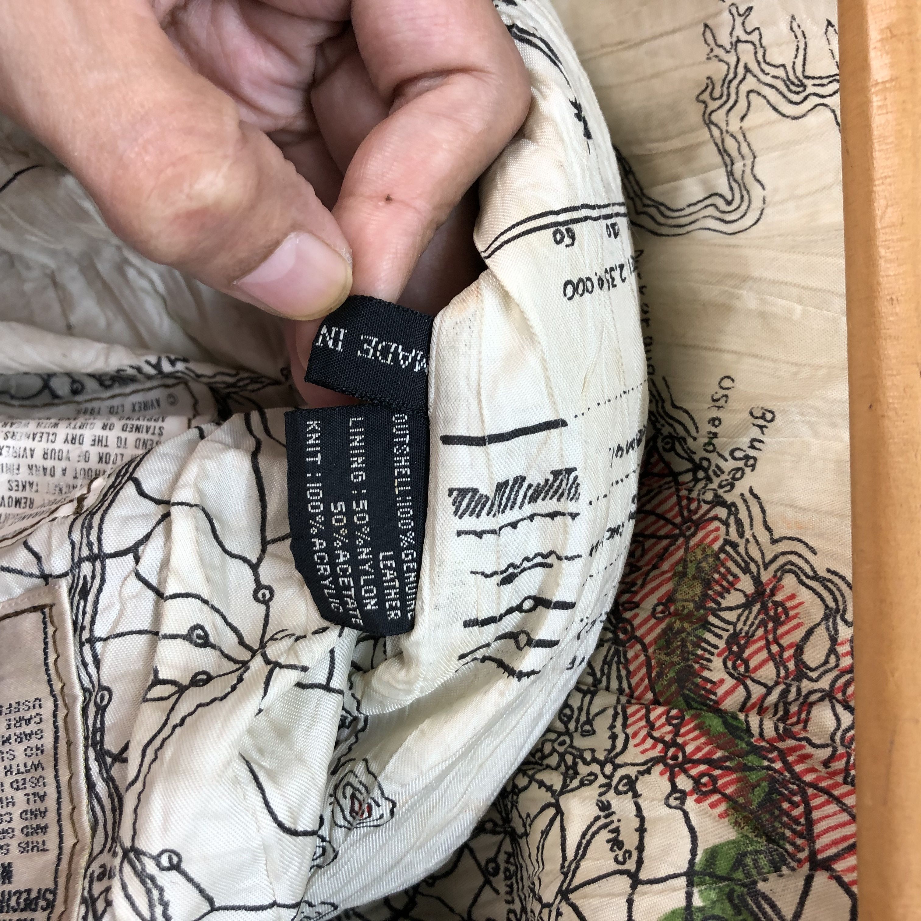 Avirex VINTAGE 80' DRAWING MAP AVIREX LEATHER A2 JACKET #5271-182 Size US M / EU 48-50 / 2 - 14 Thumbnail