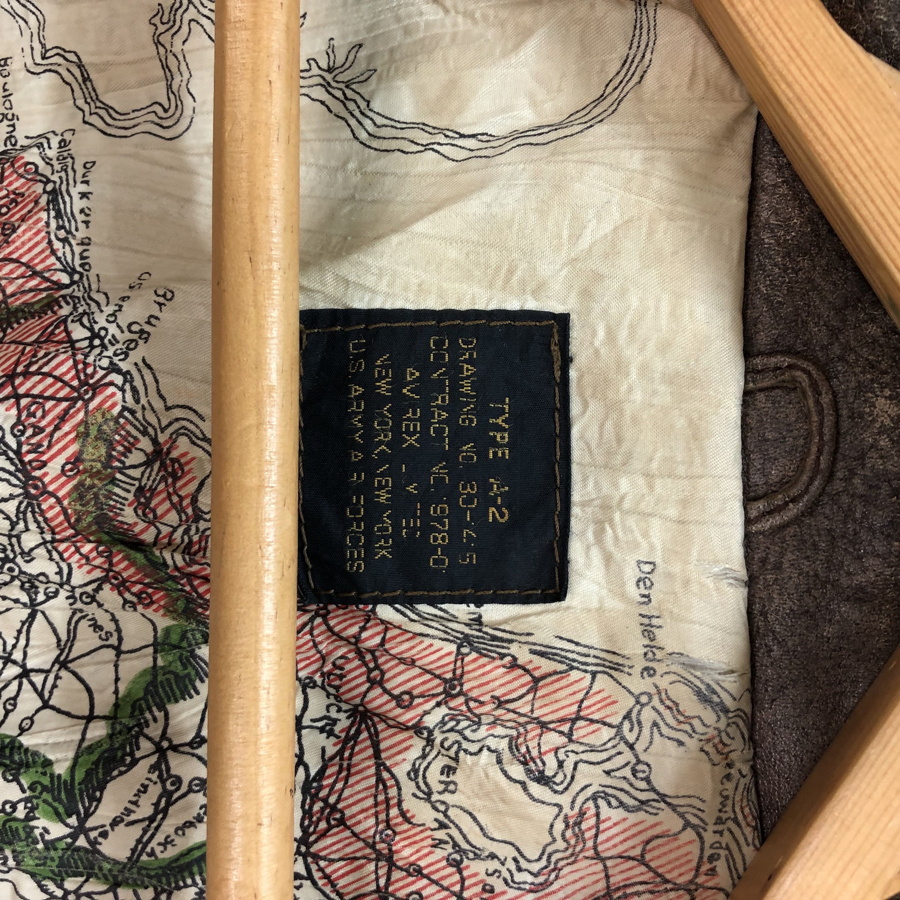 Avirex VINTAGE 80' DRAWING MAP AVIREX LEATHER A2 JACKET #5271-182 Size US M / EU 48-50 / 2 - 9 Thumbnail