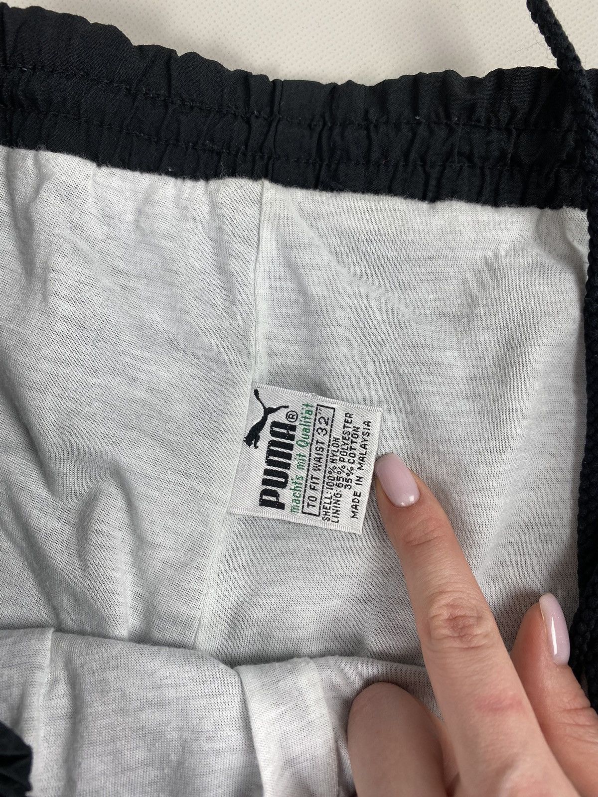 Puma × Vintage Puma International vintage men’s nylon track pants Size US 32 / EU 48 - 13 Thumbnail