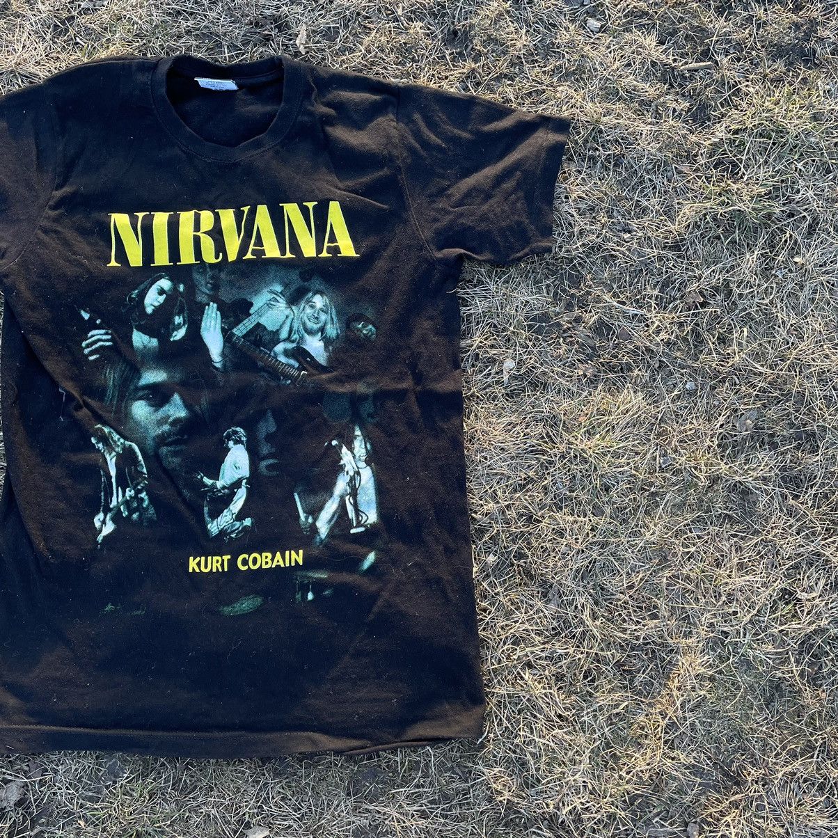 Vintage Vintage 90s Nirvana Kurt Cobain Band Tee Grunge Bleached M Size US M / EU 48-50 / 2 - 3 Thumbnail