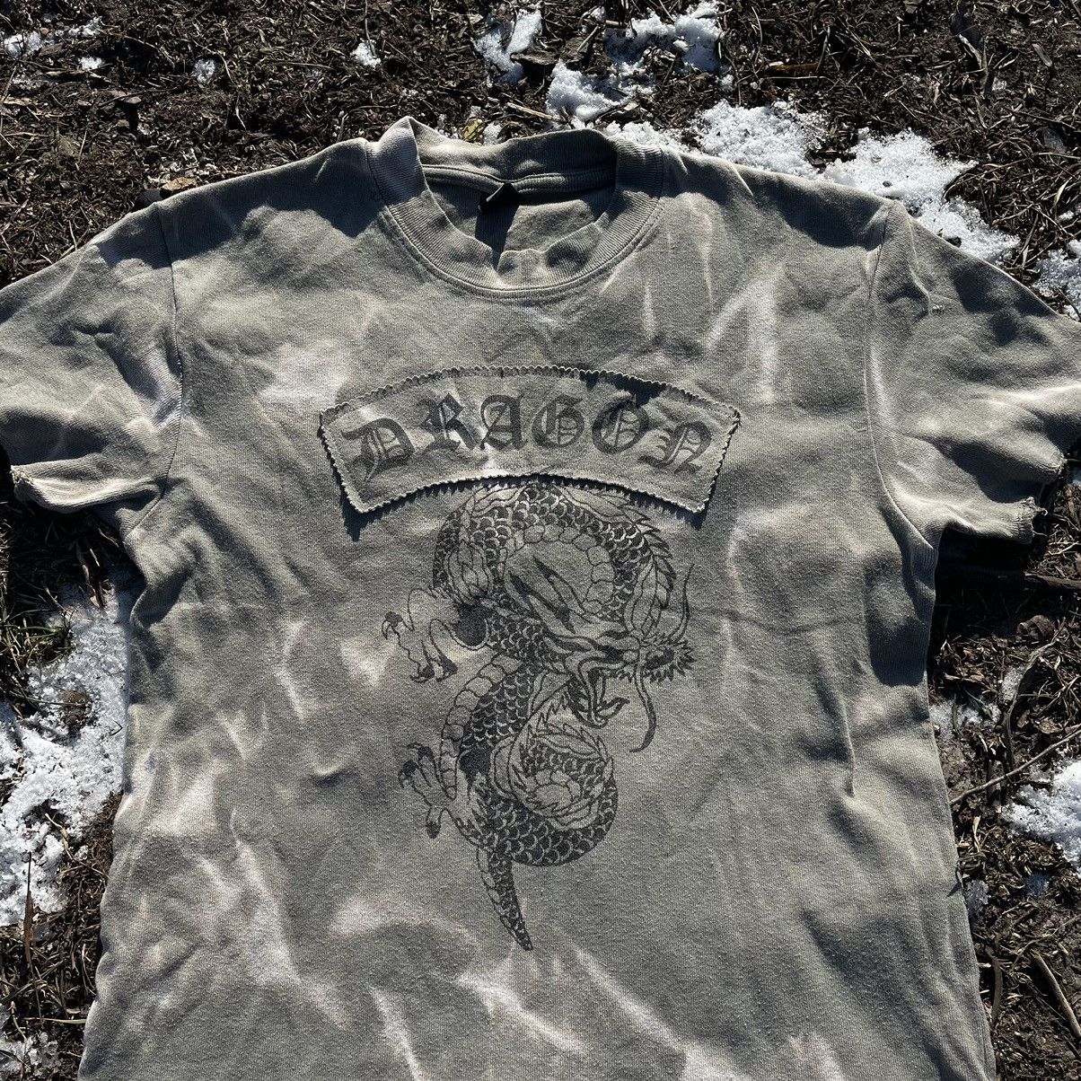 Vintage Vintage 90s Sun Faded Dragon Graphic Tee Grunge Japan Y2K S Size US S / EU 44-46 / 1 - 4 Thumbnail