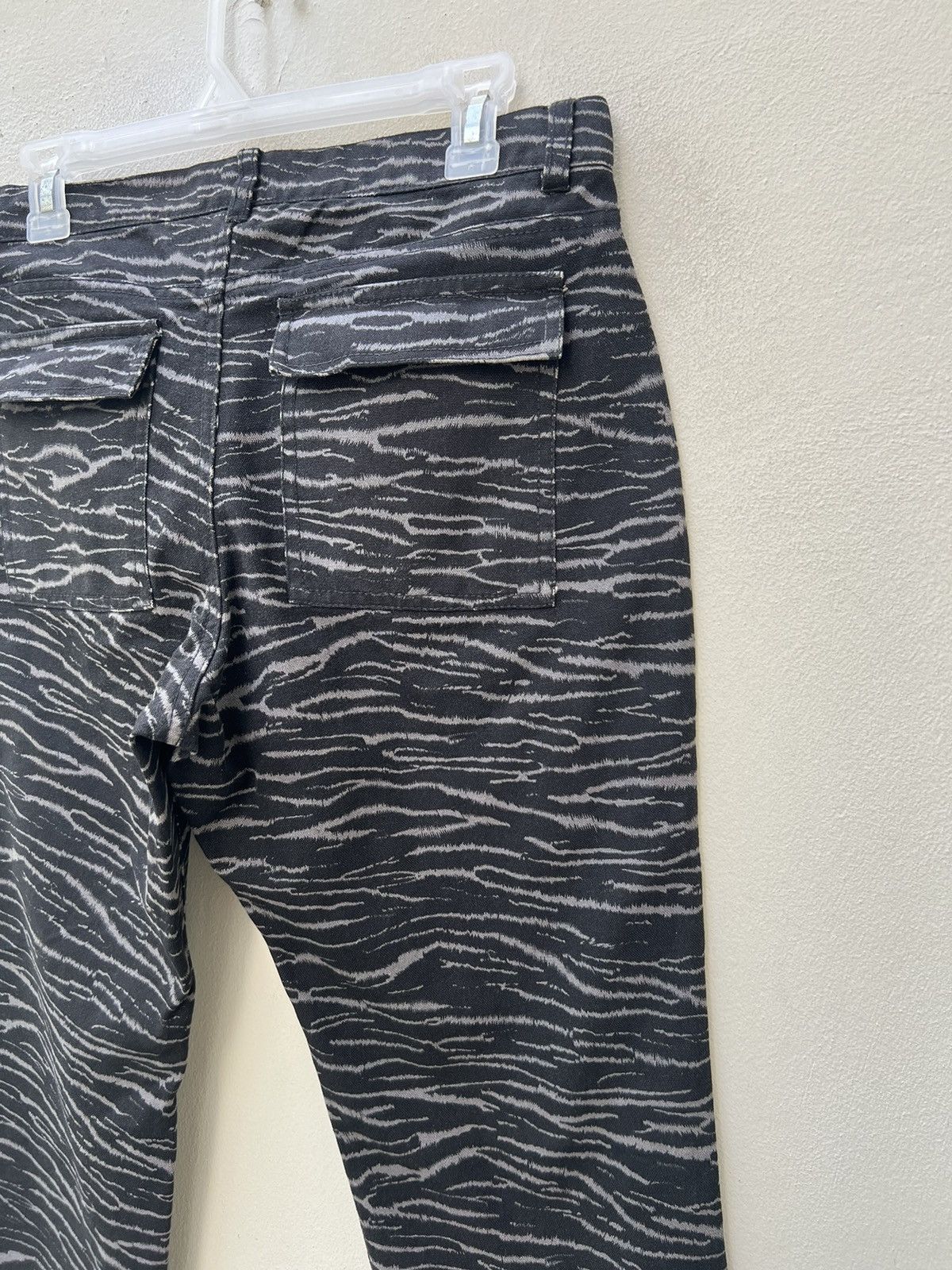 Vintage Vintage RIGHT-ON Japan Black Tiger Stripes Camo Fatigue Pant Size US 31 - 16 Thumbnail