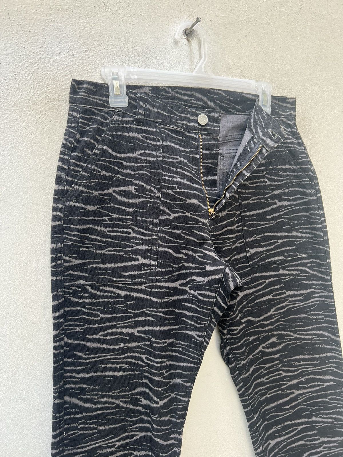 Vintage Vintage RIGHT-ON Japan Black Tiger Stripes Camo Fatigue Pant Size US 31 - 9 Thumbnail