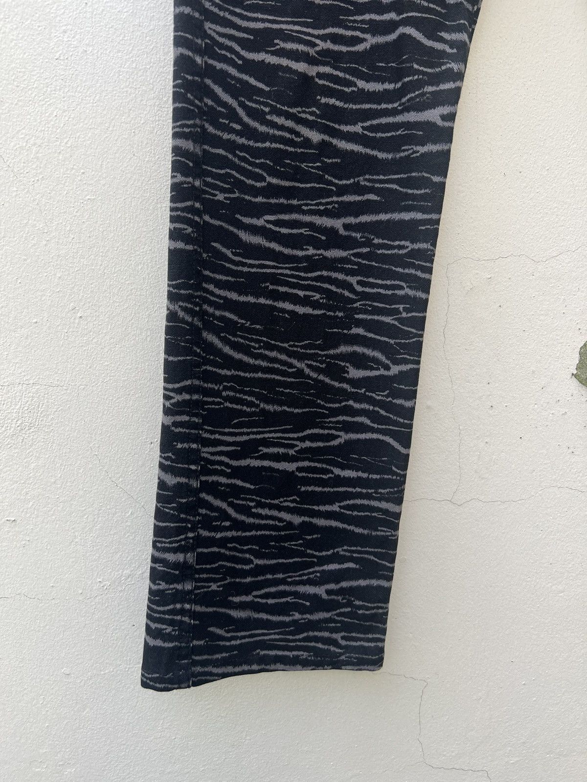 Vintage Vintage RIGHT-ON Japan Black Tiger Stripes Camo Fatigue Pant Size US 31 - 10 Thumbnail