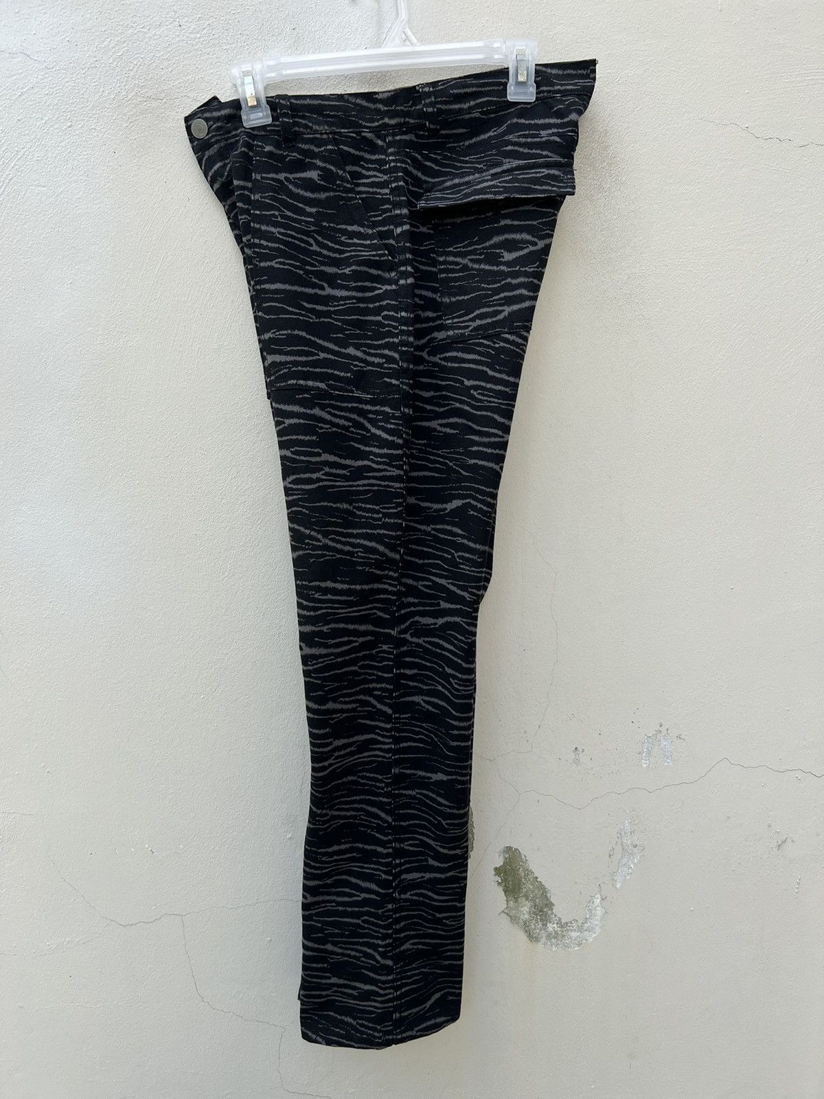 Vintage Vintage RIGHT-ON Japan Black Tiger Stripes Camo Fatigue Pant Size US 31 - 18 Thumbnail