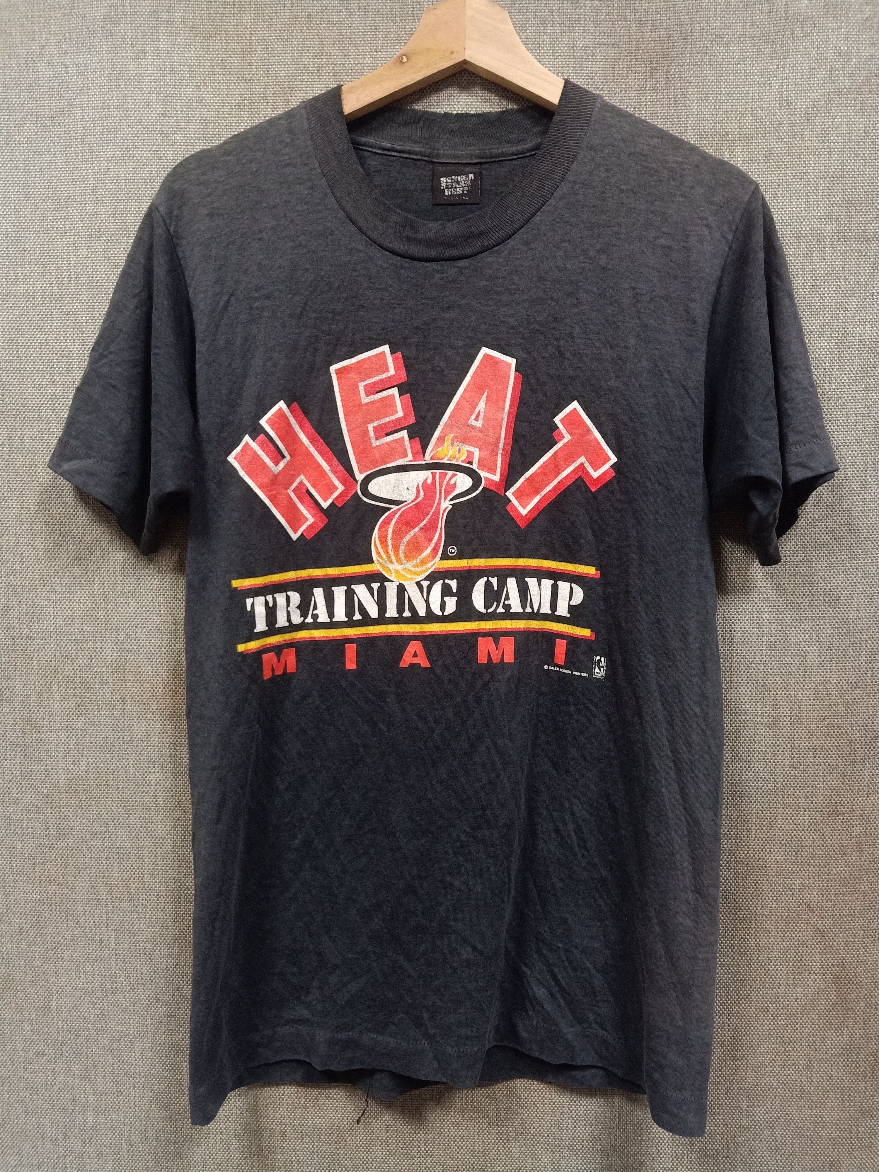 NBA Vintage 90s t shirt nba miami heat basketball Size US S / EU 44-46 / 1 - 1 Thumbnail