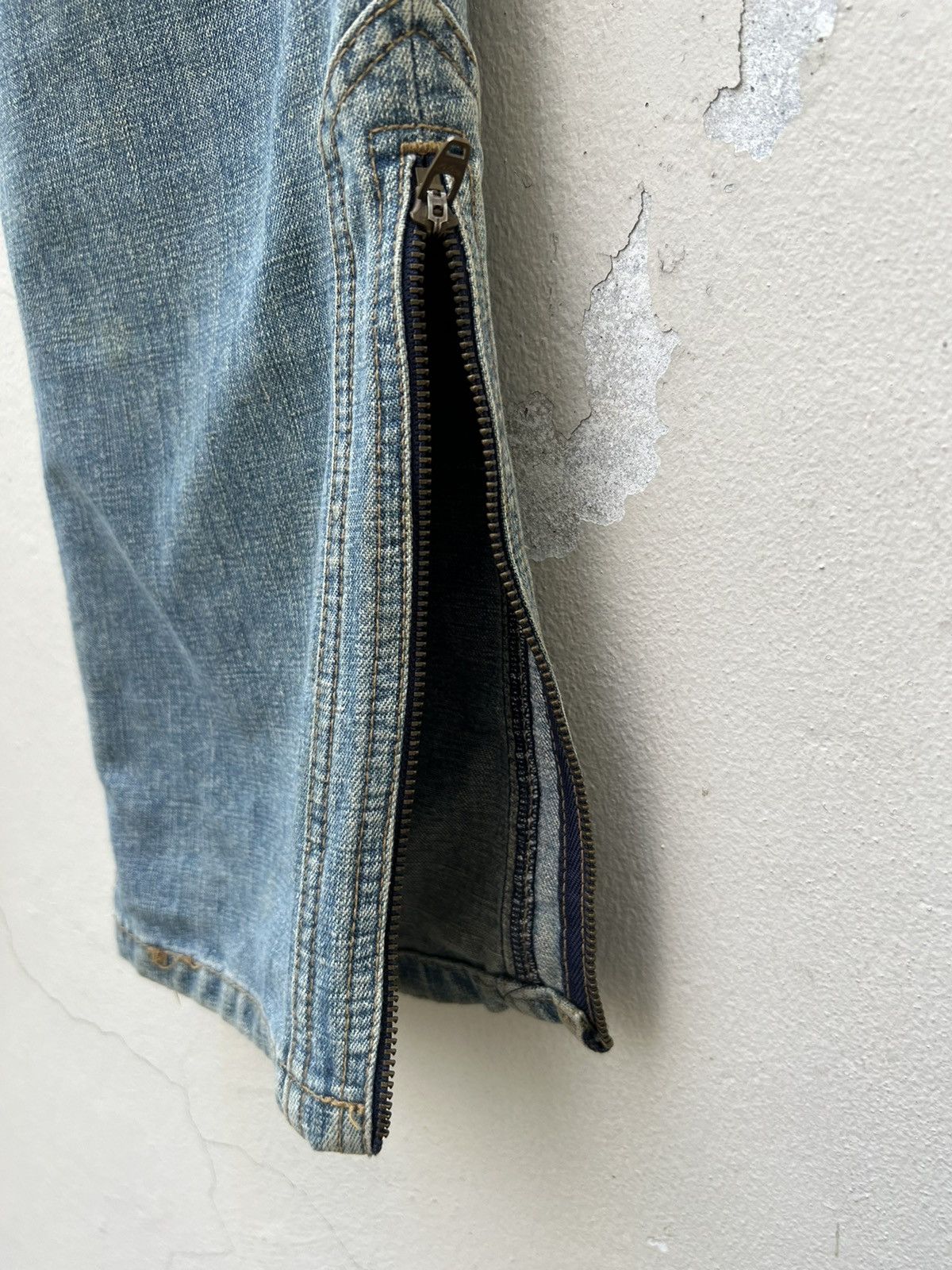 Vintage Vintage Ozone Rocks Japan Ripped Cargo Denim Trashed Jeans Size US 31 - 15 Thumbnail