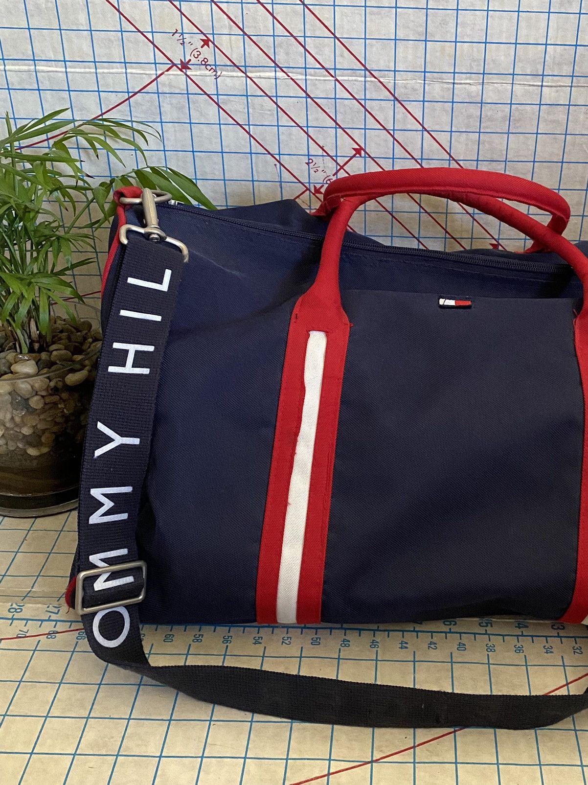 Tommy Hilfiger Tommy Hilfiger Duffle / Gym Bag With Spell Out Strap Size ONE SIZE - 2 Thumbnail
