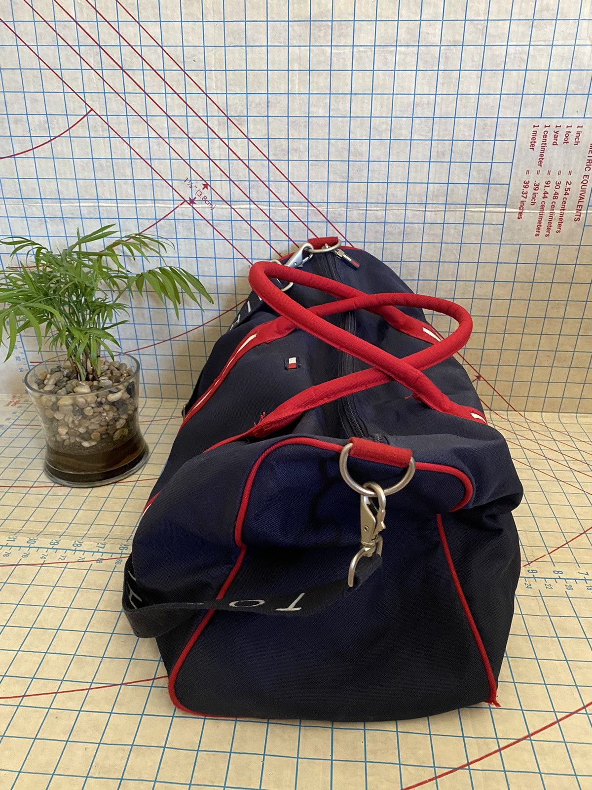 Tommy Hilfiger Tommy Hilfiger Duffle / Gym Bag With Spell Out Strap Size ONE SIZE - 6 Thumbnail