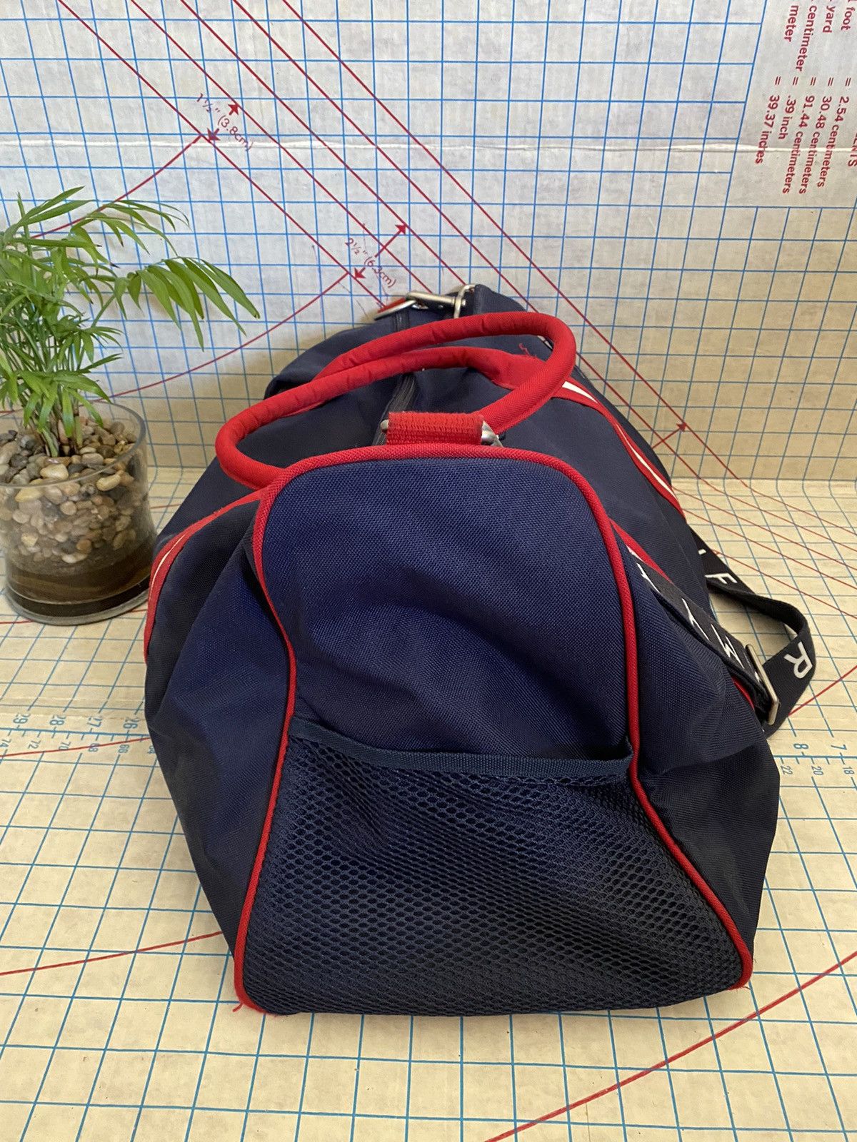 Tommy Hilfiger Tommy Hilfiger Duffle / Gym Bag With Spell Out Strap Size ONE SIZE - 4 Thumbnail