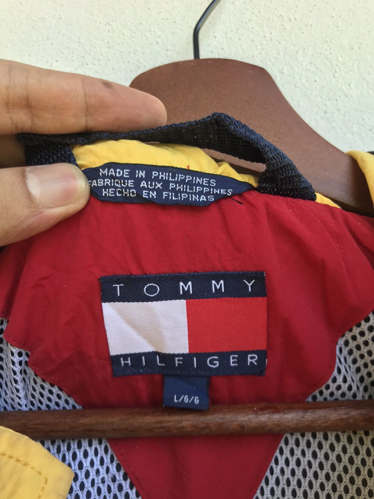 Tommy Hilfiger × Vintage Vintage 90s Tommy Hilfiger USA Big Logo Windbreaker Size US L / EU 52-54 / 3 - 21 Thumbnail