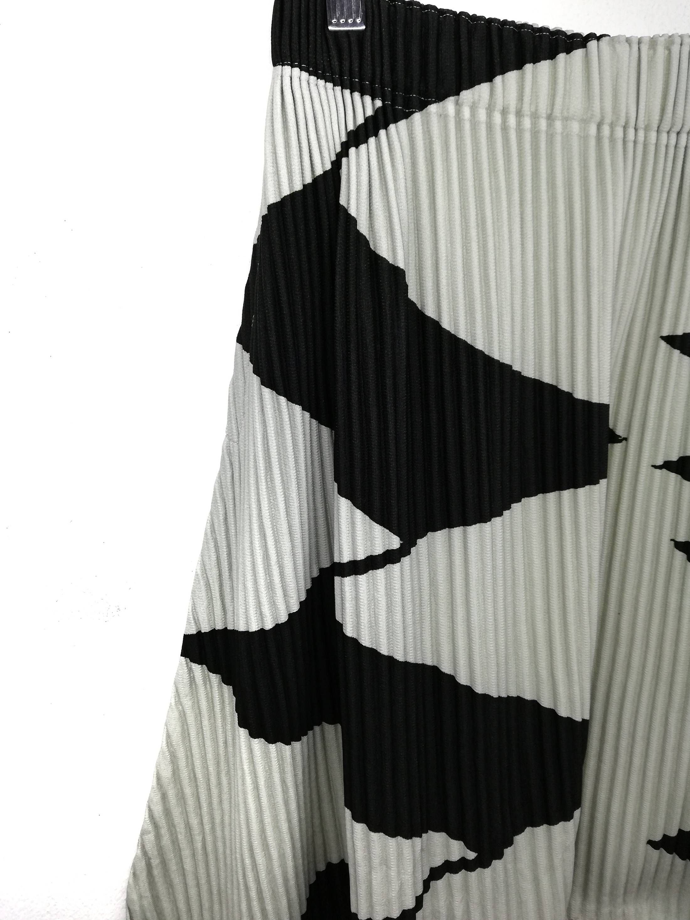 Issey Miyake 🔥Sample Archival Iconic Pleated Balloon Trousers Pants🔥 Size US 32 / EU 48 - 3 Thumbnail