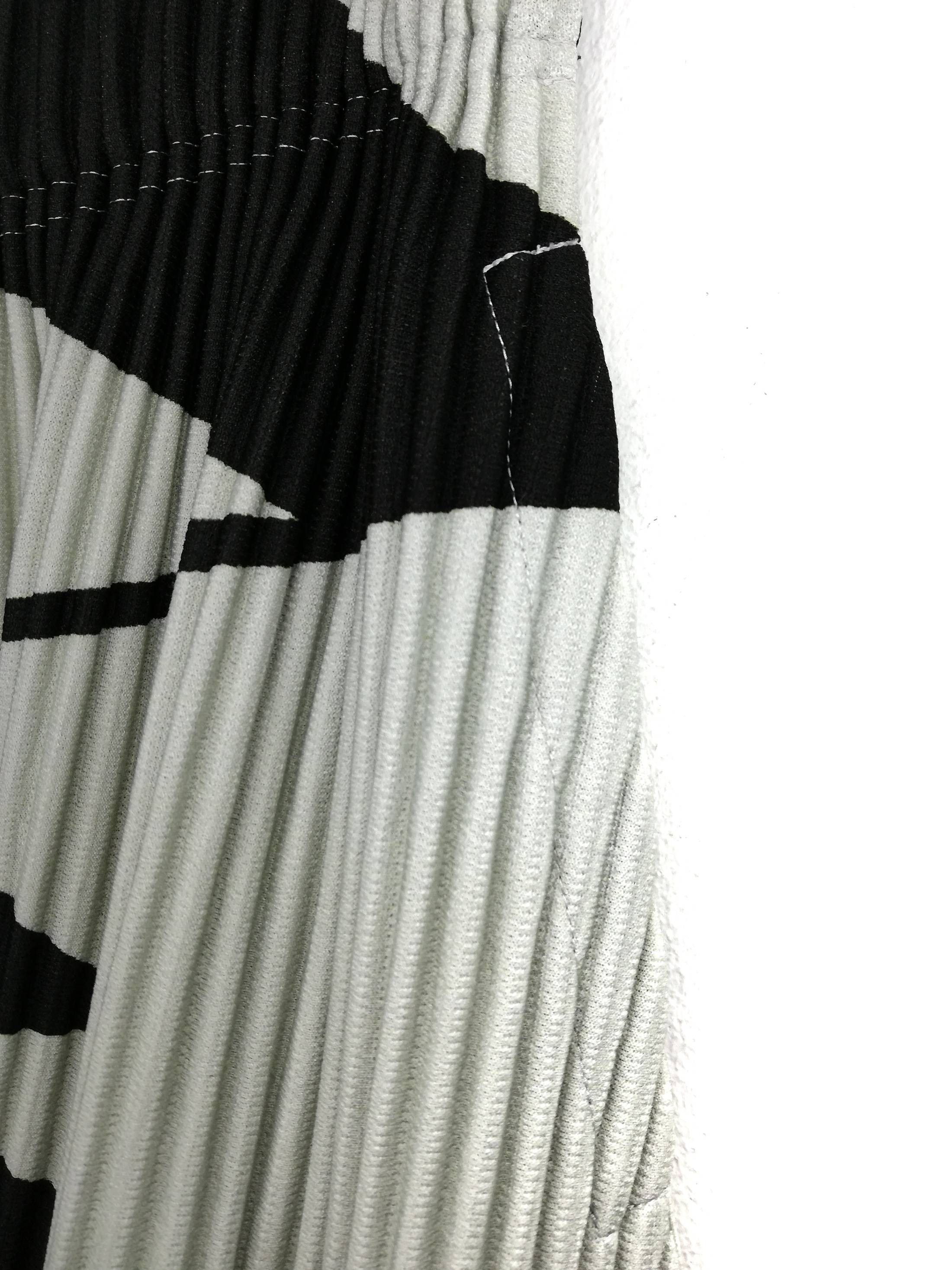 Issey Miyake 🔥Sample Archival Iconic Pleated Balloon Trousers Pants🔥 Size US 32 / EU 48 - 4 Thumbnail