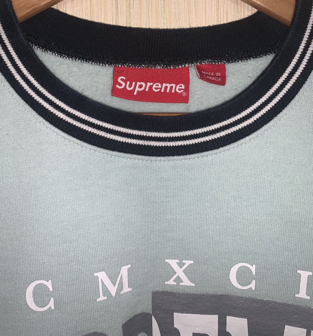 Supreme RARE FW17 Supreme sweatshirt ice blue Size US L / EU 52-54 / 3 - 5 Thumbnail
