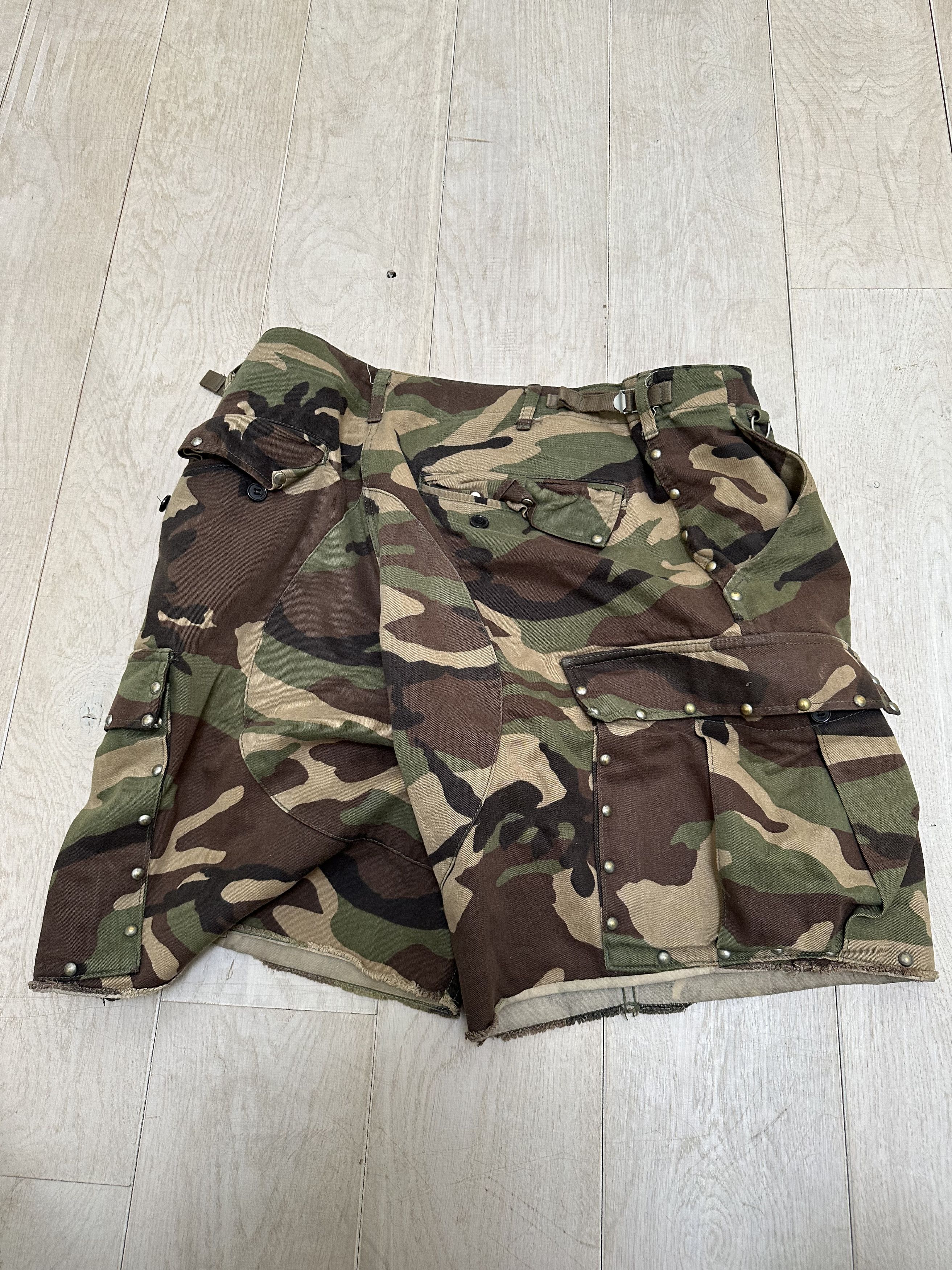 Saint Laurent Paris Camo Shorts Size XL Size US 38 / EU 54 - 6 Thumbnail