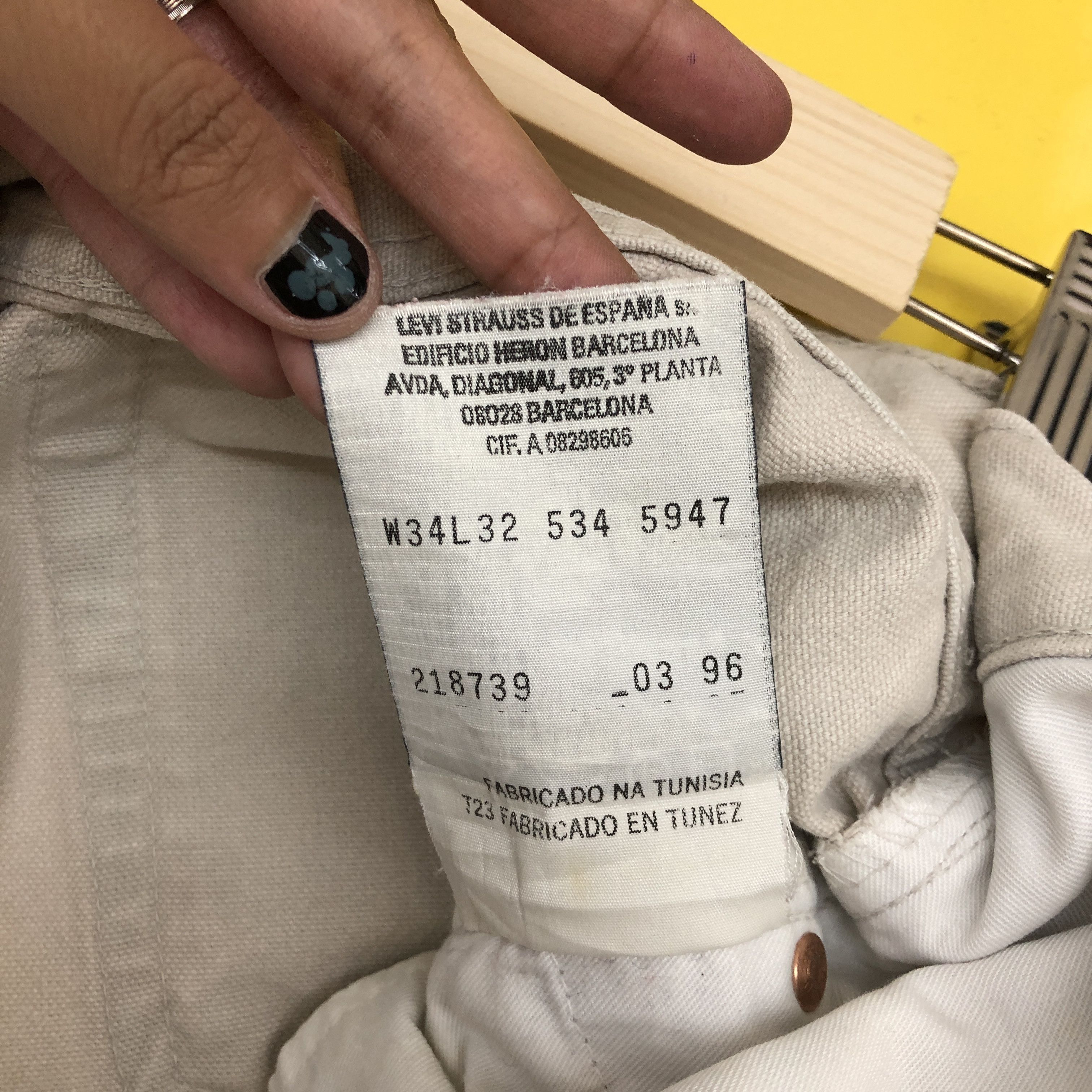 Levi's Vintage Levis Jeans Beige Dirty Levis 554 Denim Pants Size US 30 / EU 46 - 9 Thumbnail