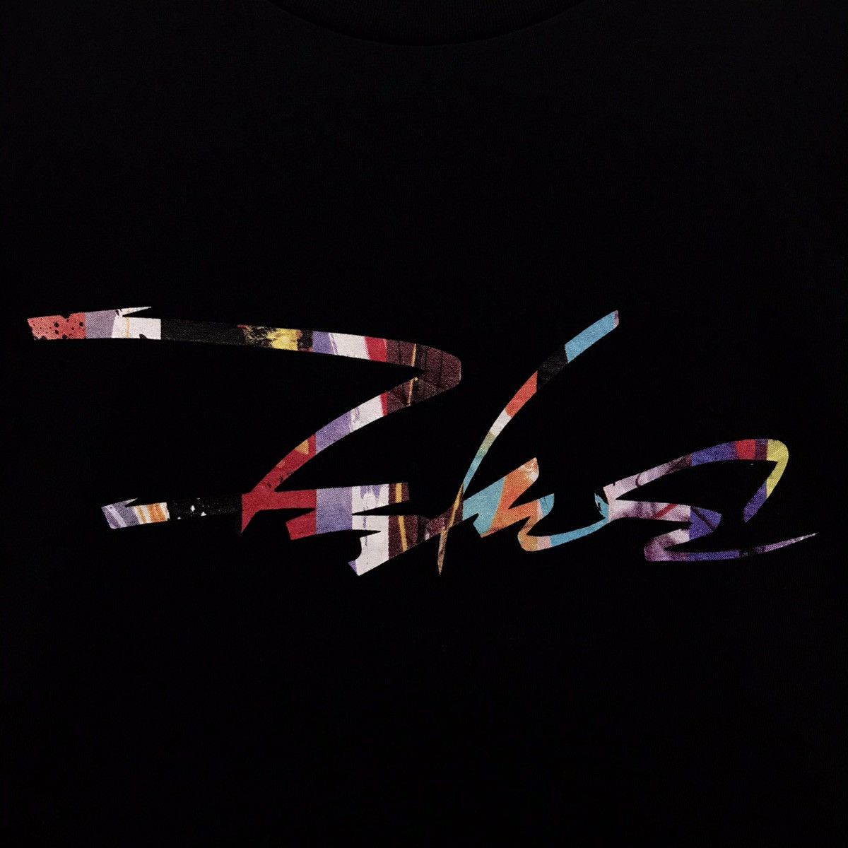 Futura × Japanese Brand × Uniqlo Rare!! Japanese Brand Uniqlo X Futura Spell Out Tee Size US XL / EU 56 / 4 - 7 Thumbnail