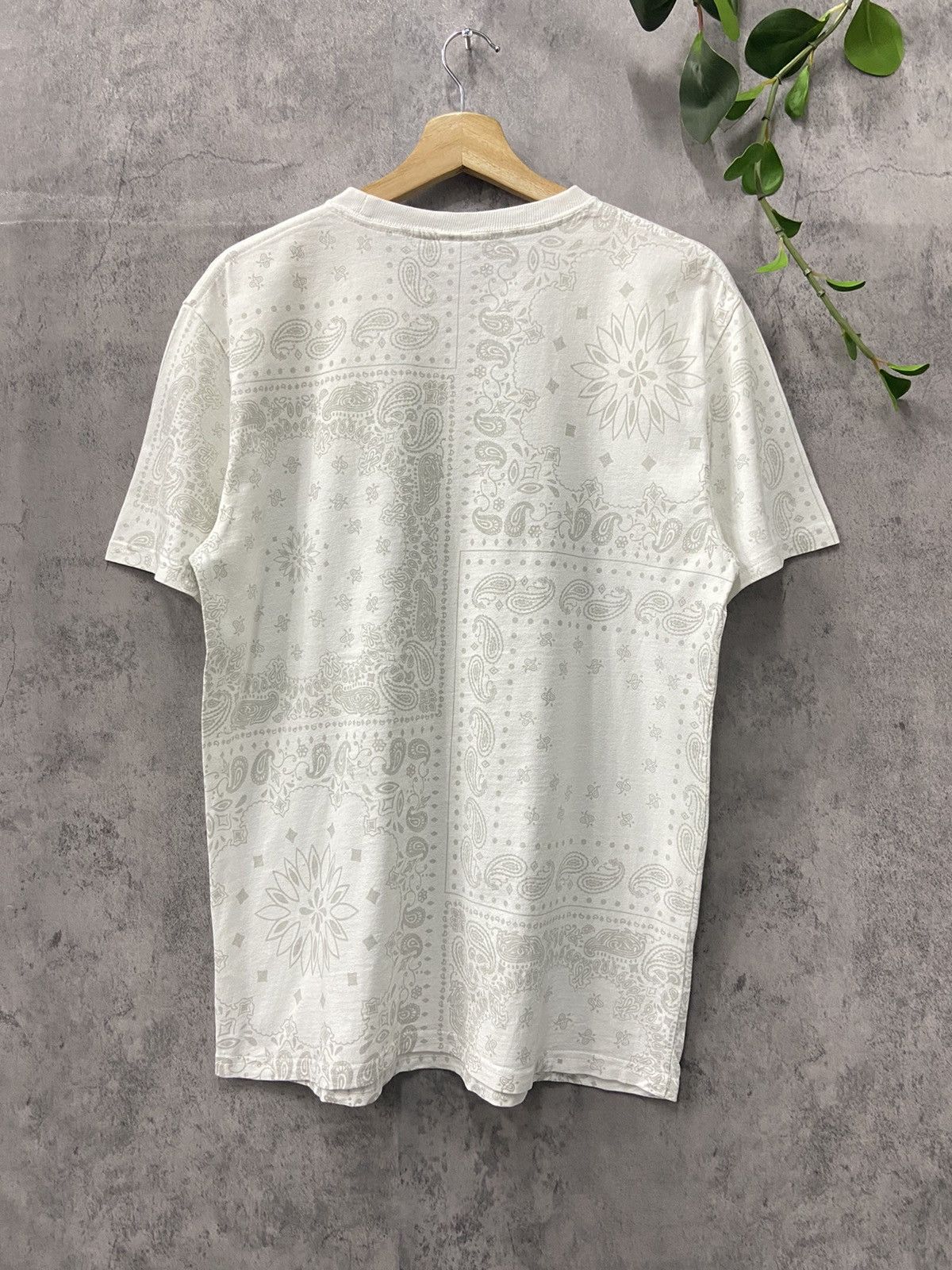 Vintage Spinnins Japan Paisley Print Bandana Tshirt Size US M / EU 48-50 / 2 - 2 Thumbnail