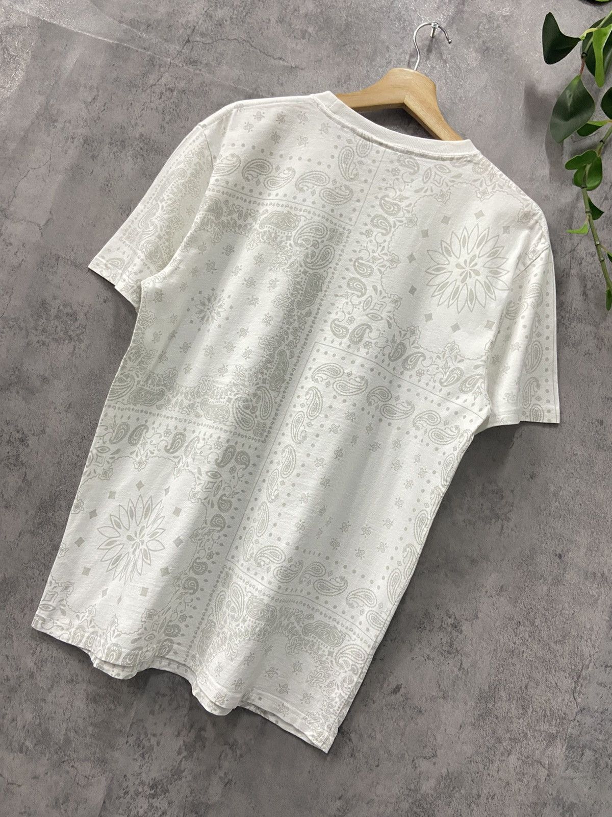 Vintage Spinnins Japan Paisley Print Bandana Tshirt Size US M / EU 48-50 / 2 - 9 Thumbnail