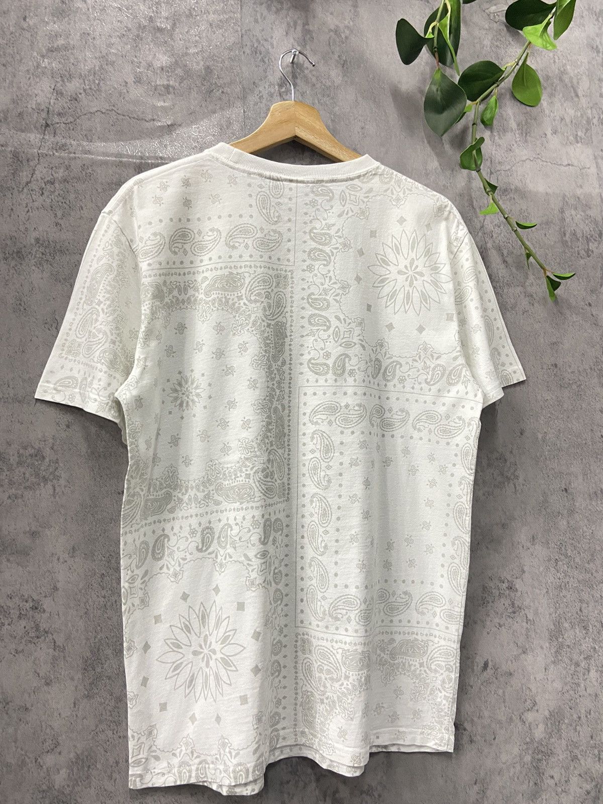 Vintage Spinnins Japan Paisley Print Bandana Tshirt Size US M / EU 48-50 / 2 - 10 Thumbnail