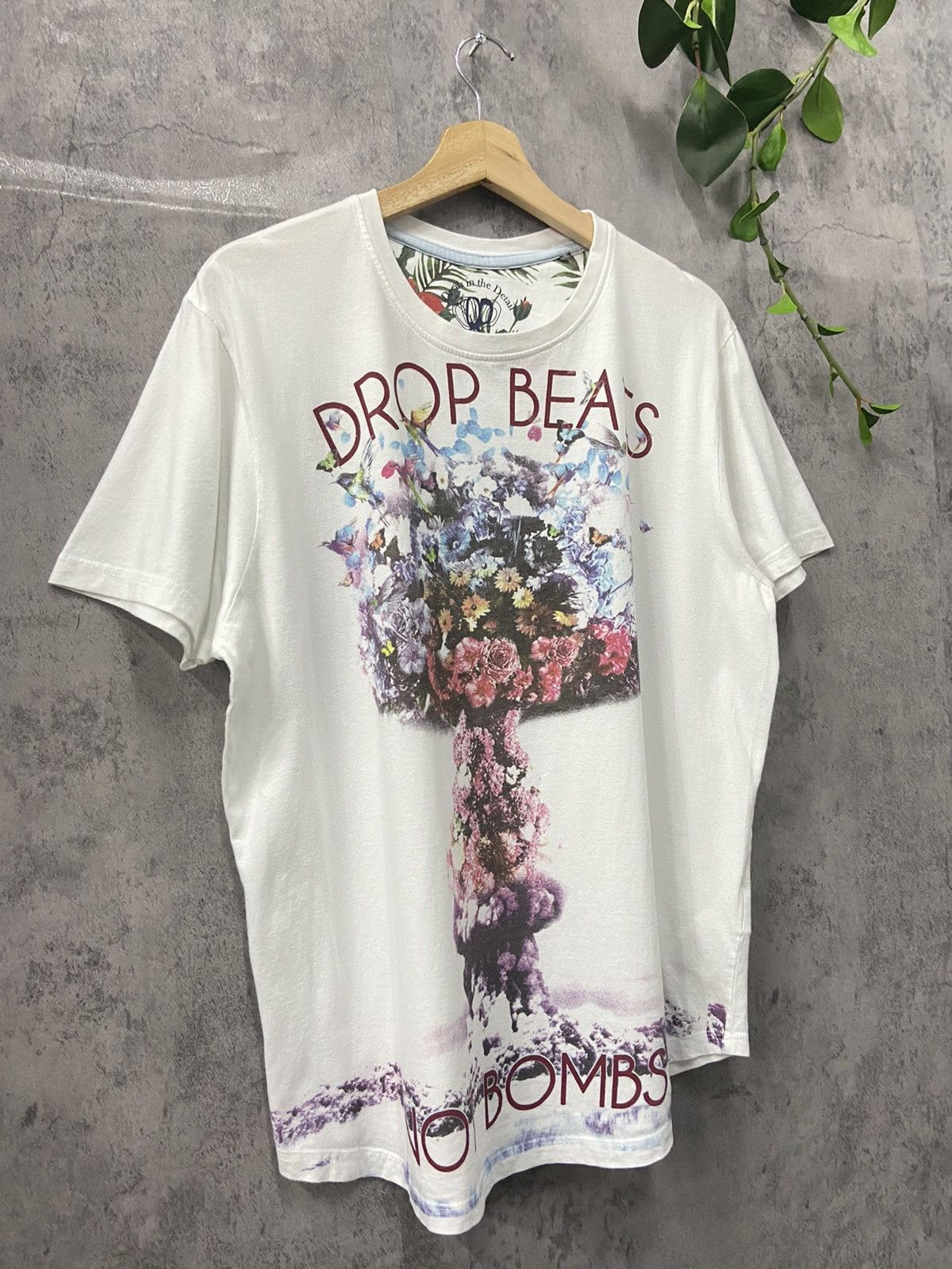 Designer × Japanese Brand Ringspun Flower Art Drop Beats Sculpture Tshirt Vintage Size US L / EU 52-54 / 3 - 3 Thumbnail