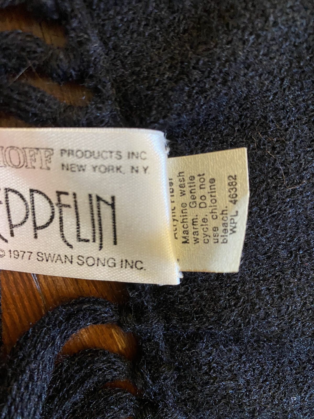 Led Zeppelin Vintage 1977 Led Zeppelin Scarf NWT New Size ONE SIZE - 6 Thumbnail